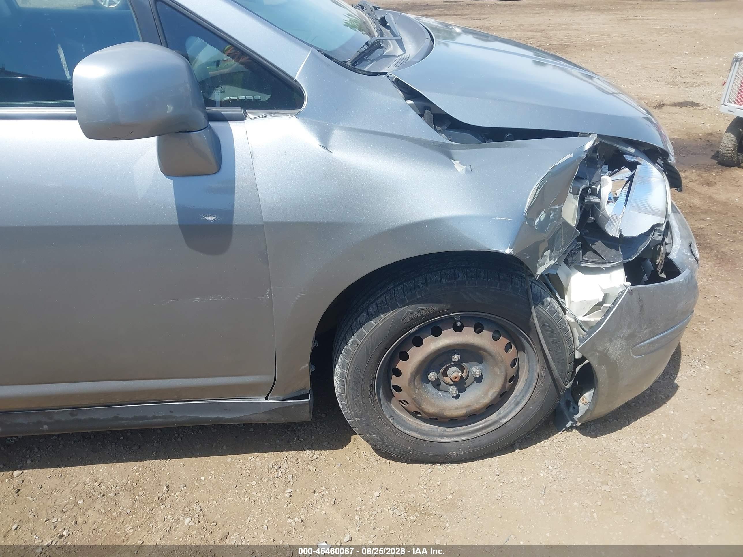 2009 Nissan Versa 1.8s Silver vin: 3N1BC11E59L464811
