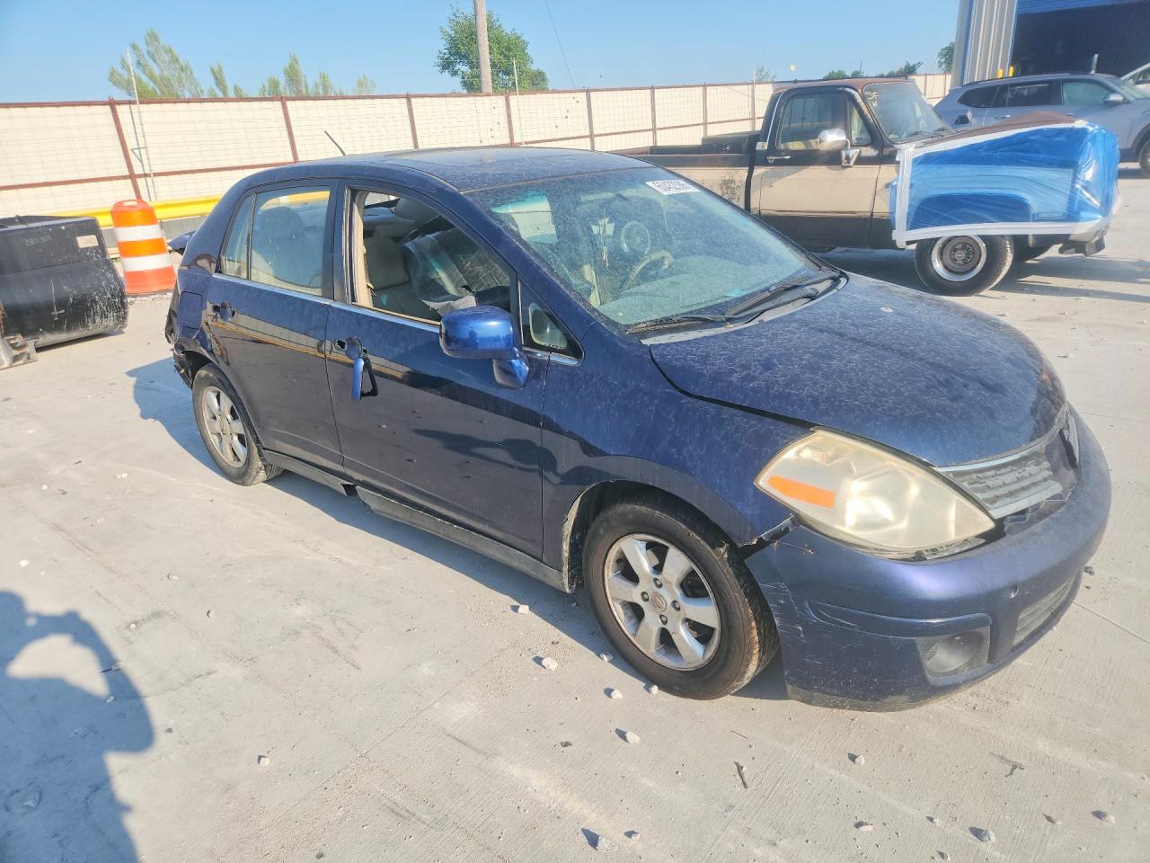 2007 Nissan Versa 1.8 S Blue vin: 3N1BC11E67L399237