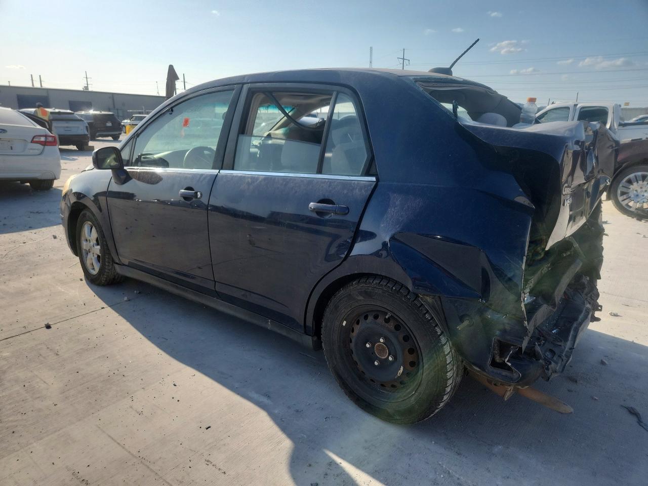 2007 Nissan Versa 1.8 S Blue vin: 3N1BC11E67L399237