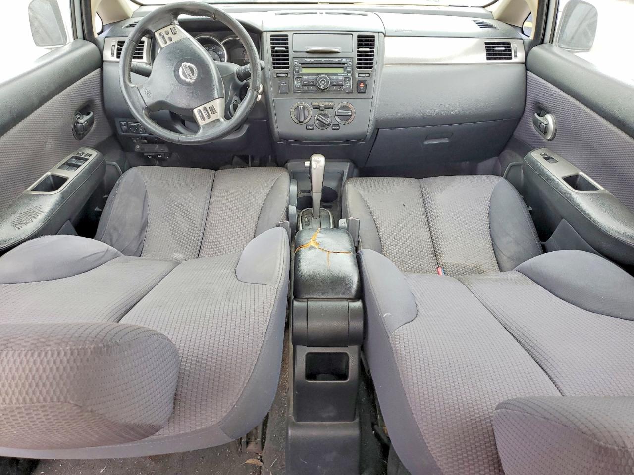 2007 Nissan Versa 1.8 S Silver vin: 3N1BC11E67L421821