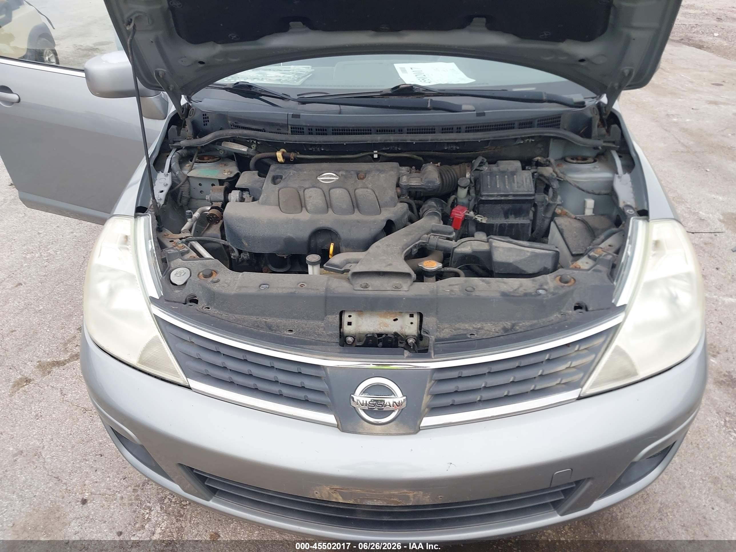 2008 Nissan Versa 1.8 S Silver vin: 3N1BC11E68L449040