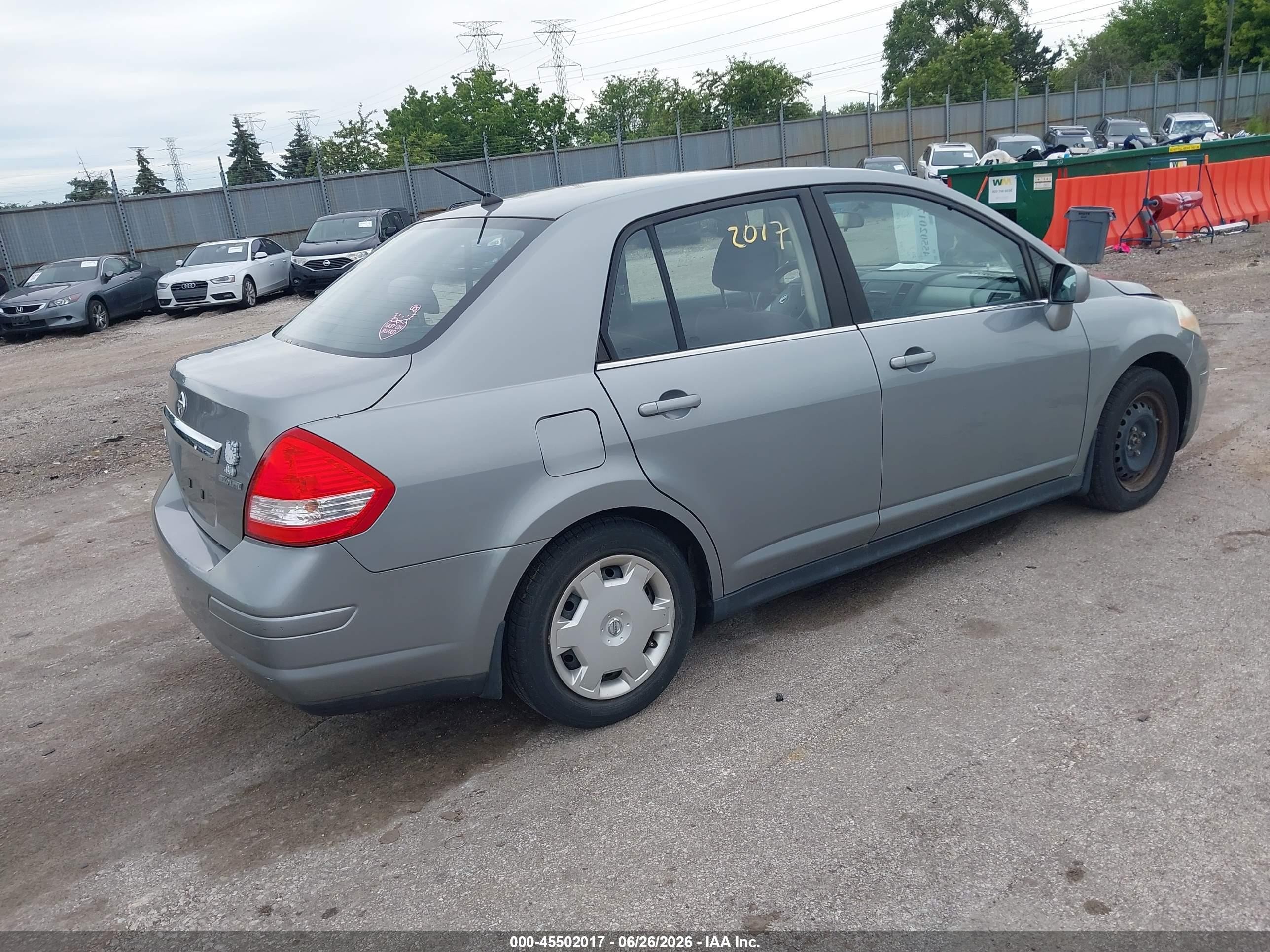 2008 Nissan Versa 1.8 S Silver vin: 3N1BC11E68L449040