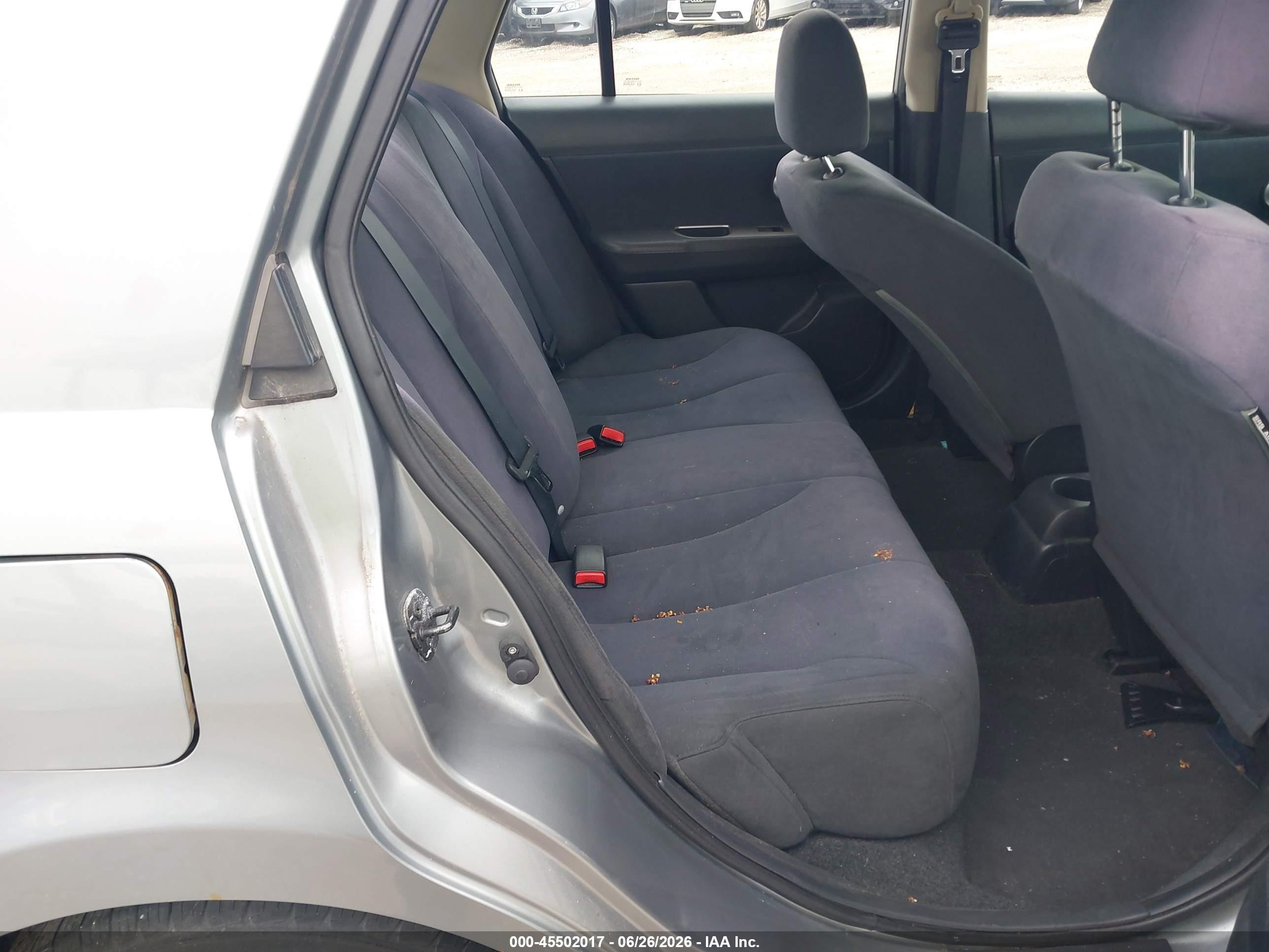 2008 Nissan Versa 1.8 S Silver vin: 3N1BC11E68L449040
