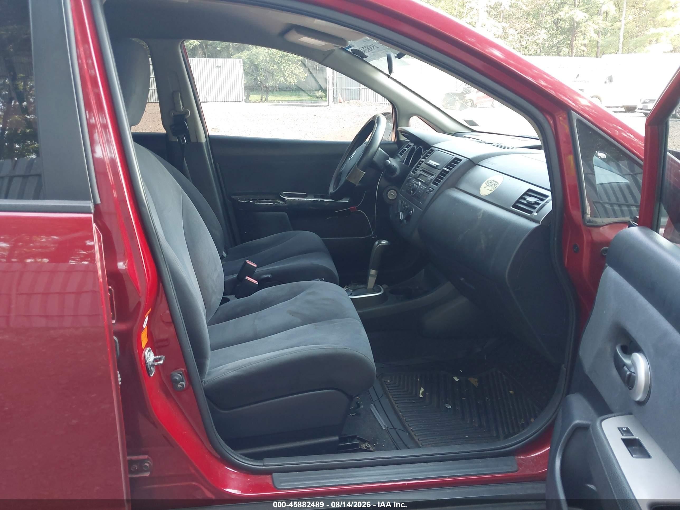 2009 Nissan Versa 1.8s Red vin: 3N1BC11E69L443398