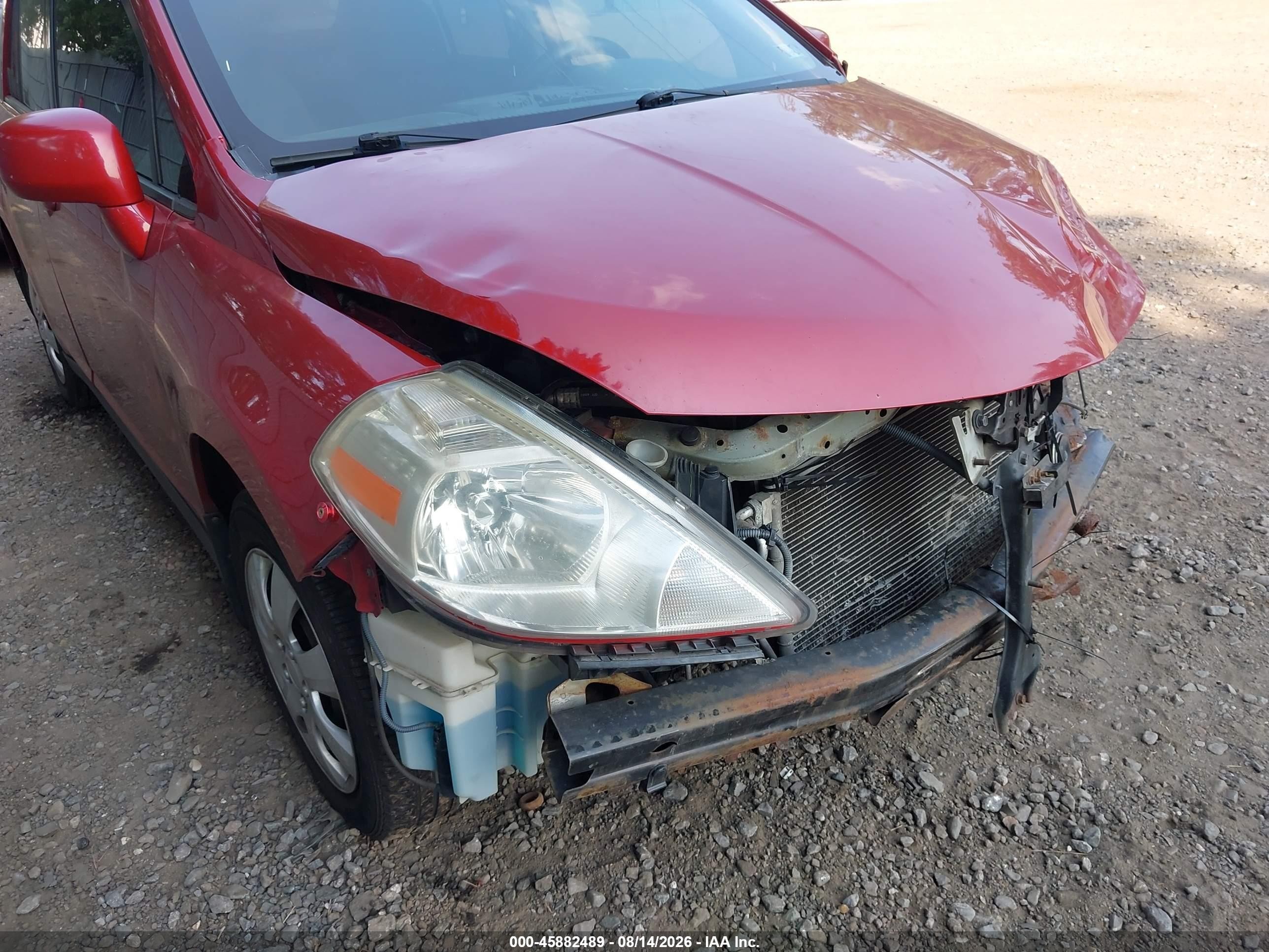 2009 Nissan Versa 1.8s Red vin: 3N1BC11E69L443398