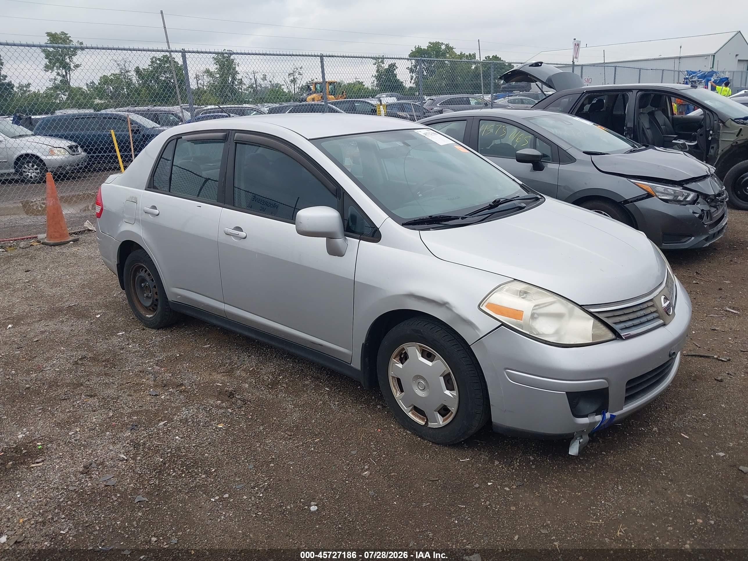 2009 Nissan Versa 1.8s Silver vin: 3N1BC11E69L445796