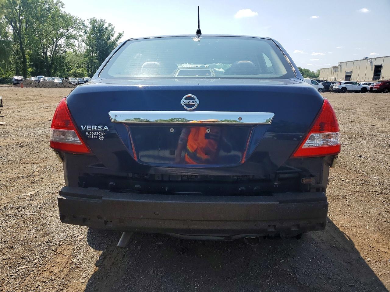 2009 Nissan Versa 1.8 S Blue vin: 3N1BC11E69L446236