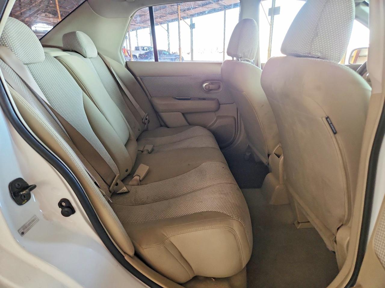 2007 Nissan Versa 1.8 S White vin: 3N1BC11E77L426428