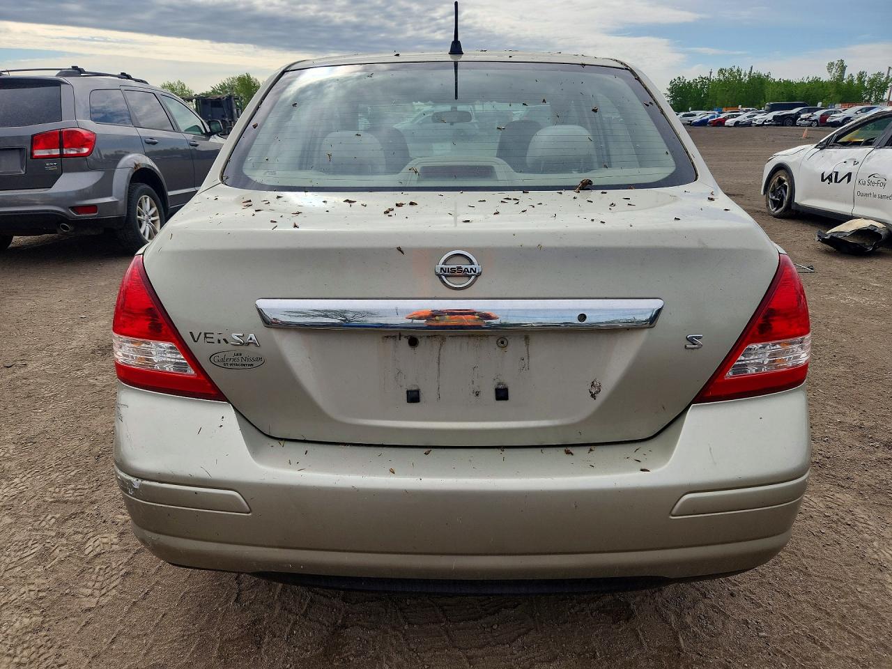 2007 Nissan Versa 1.8 S Beige vin: 3N1BC11E77L441902