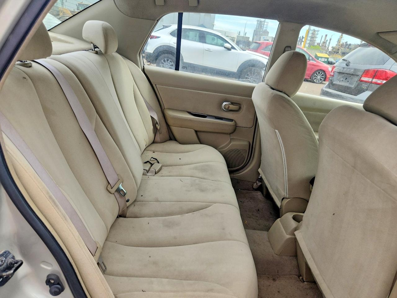 2007 Nissan Versa 1.8 S Beige vin: 3N1BC11E77L441902