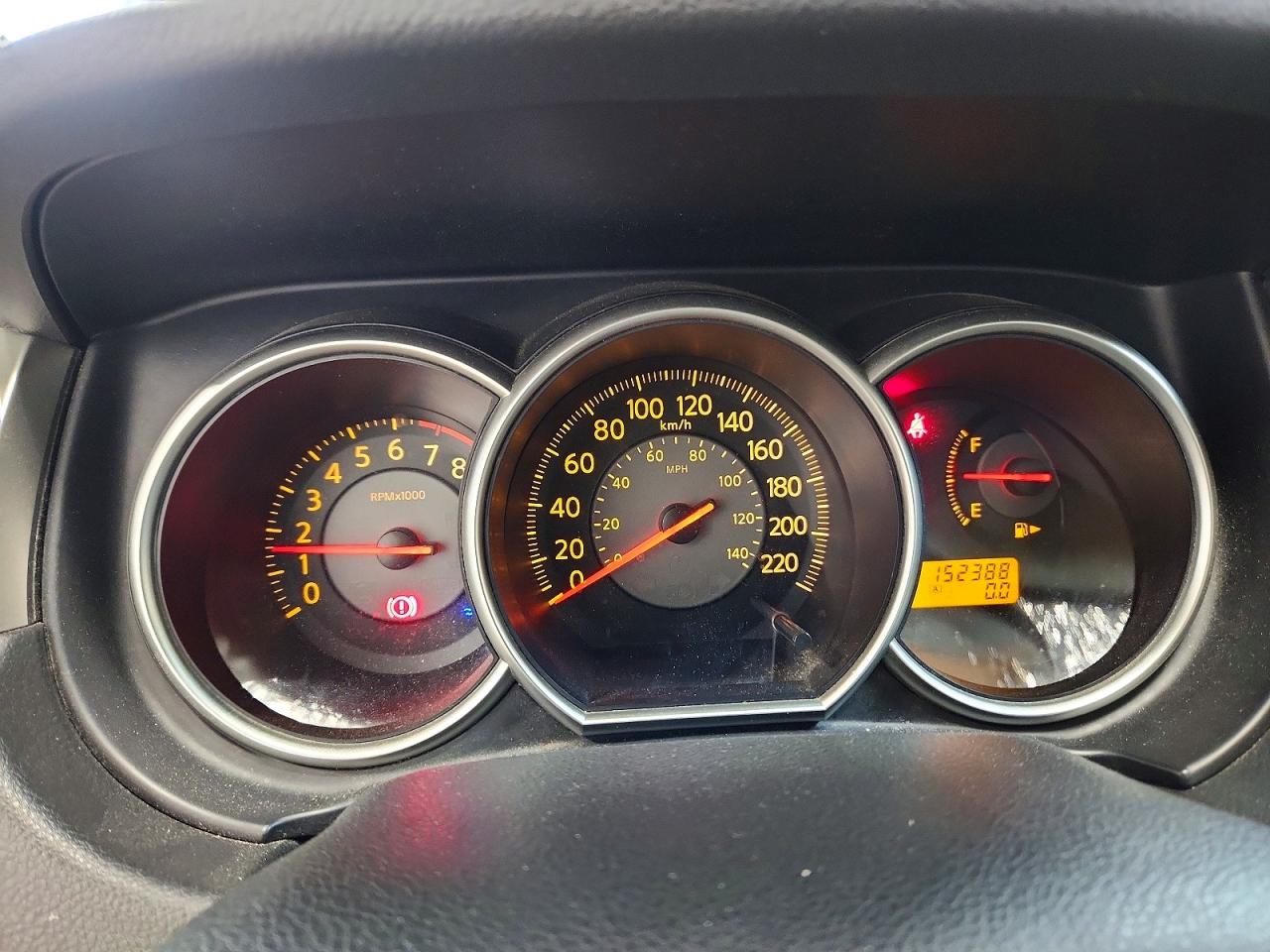 2008 Nissan Versa 1.8 S Серебряный vin: 3N1BC11E78L380908