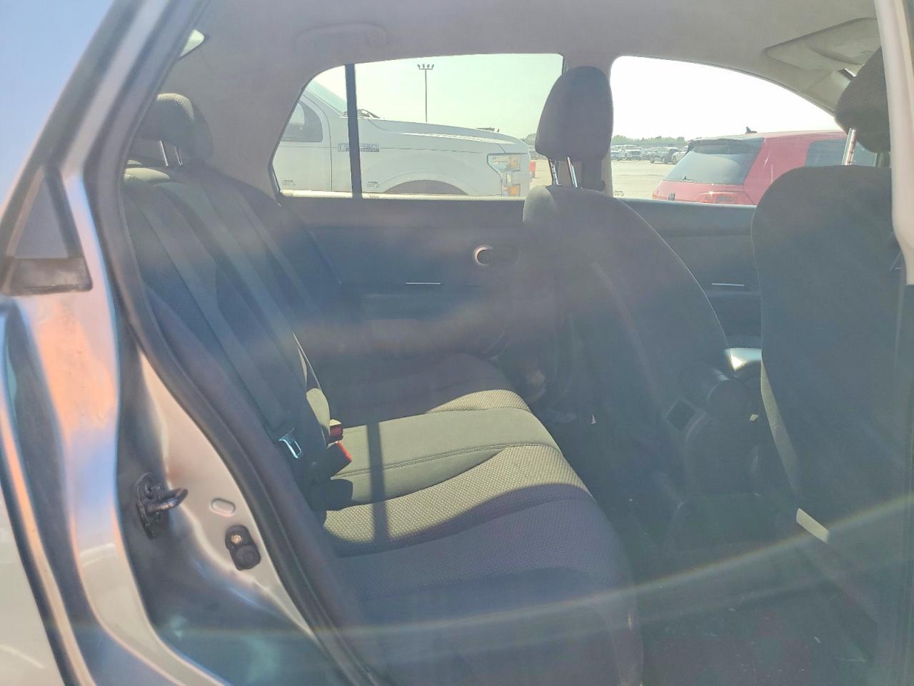 2008 Nissan Versa 1.8 S Silver vin: 3N1BC11E78L395036