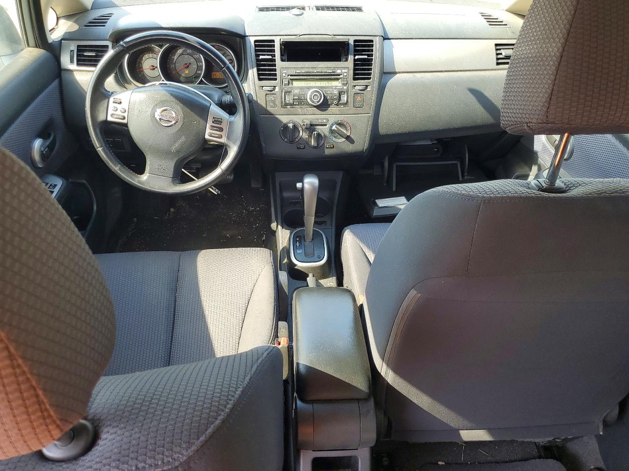 2008 Nissan Versa 1.8 S Silver vin: 3N1BC11E78L395036