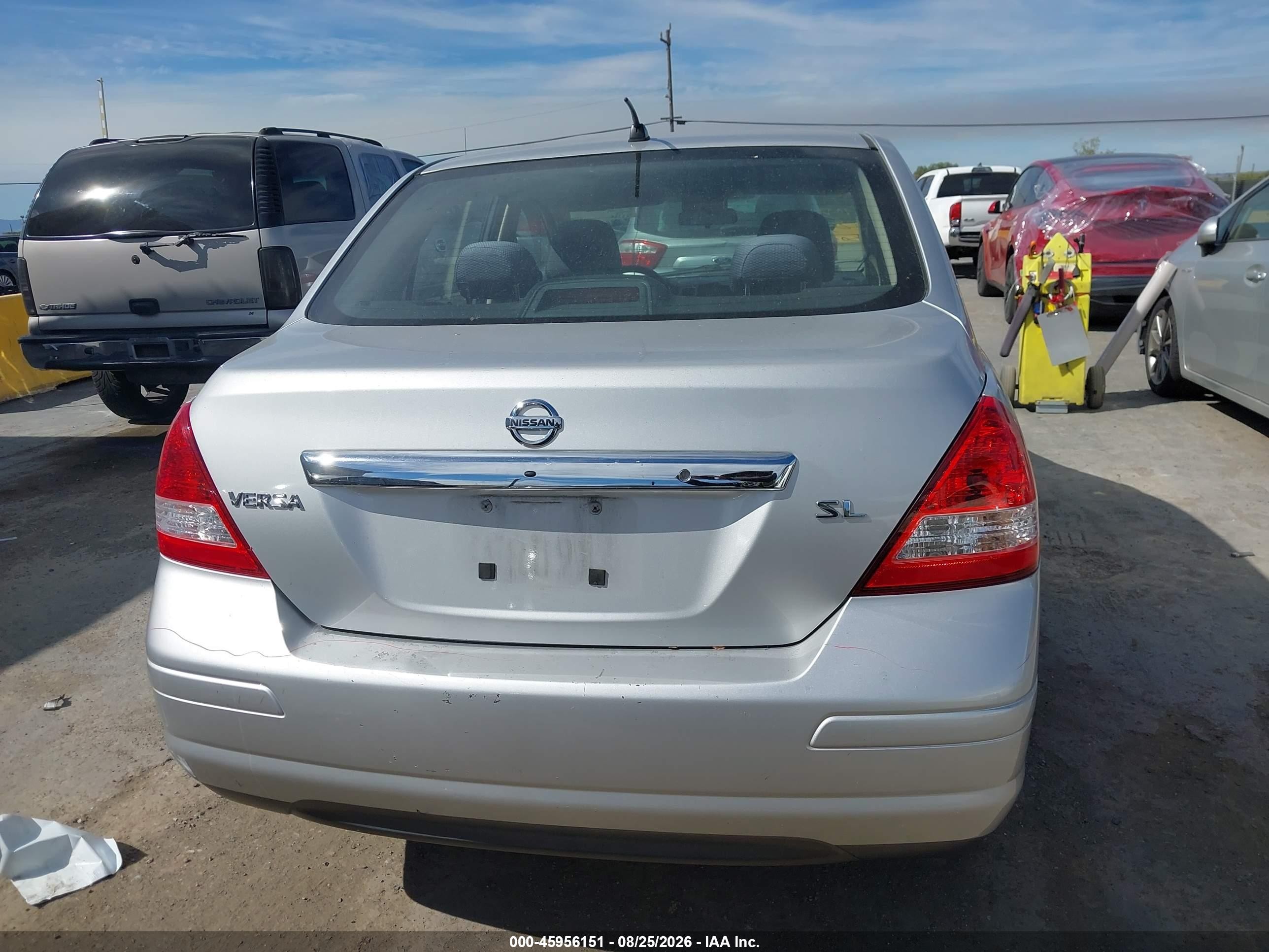 2009 Nissan Versa 1.8sl Silver vin: 3N1BC11E79L351975