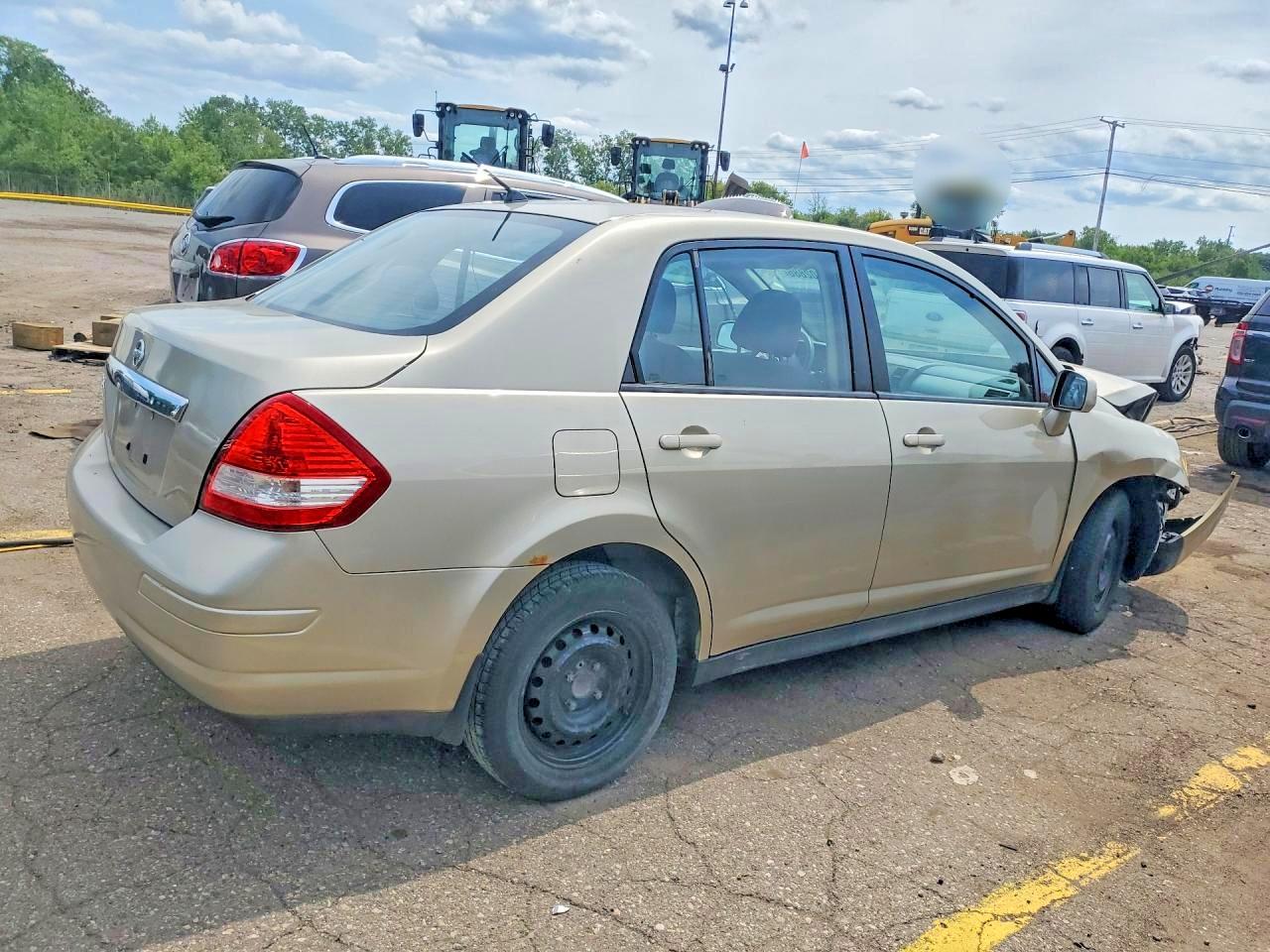 2009 Nissan Versa 1.8 S Beige vin: 3N1BC11E79L459321