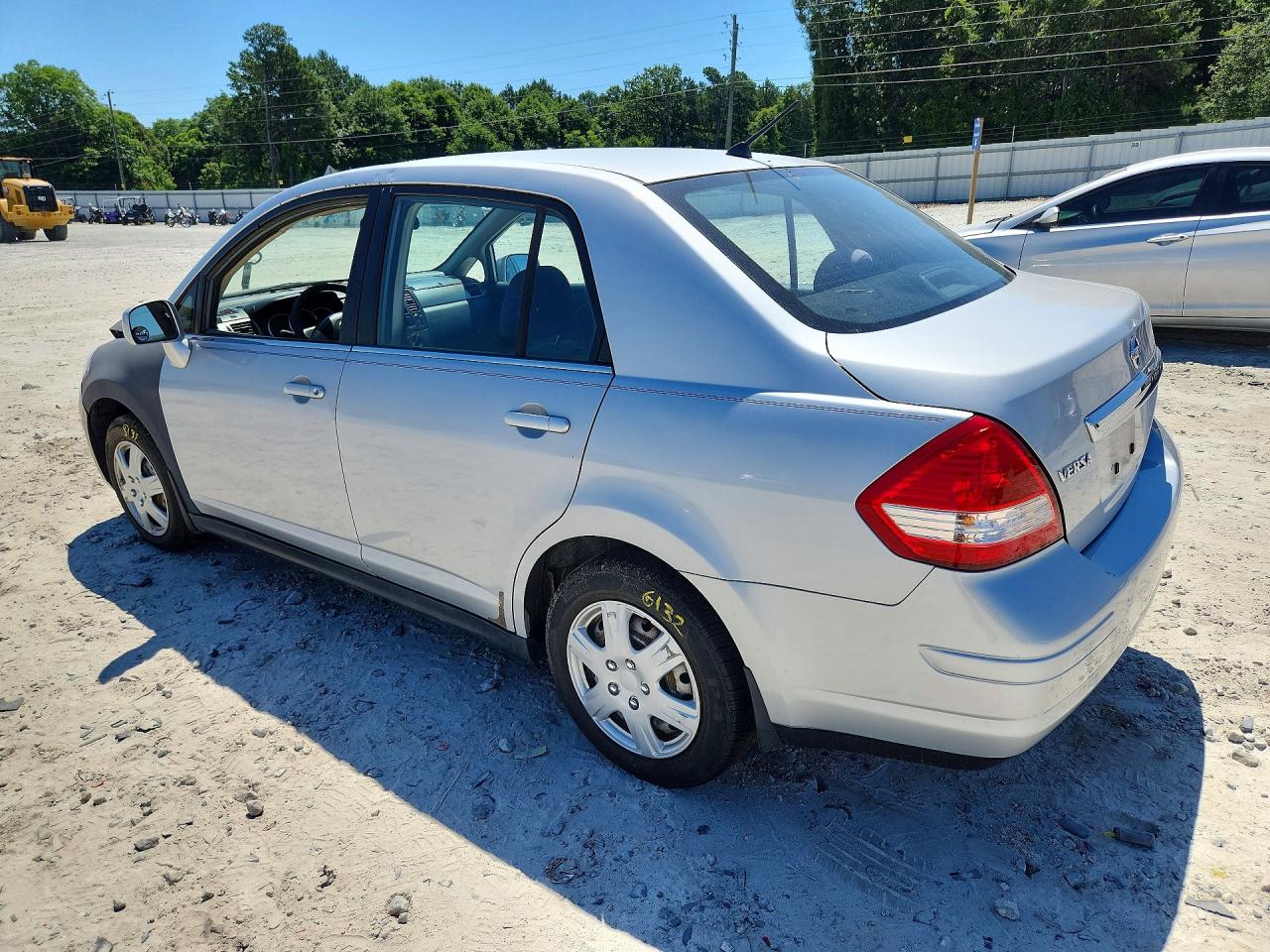 2008 Nissan Versa 1.8 S Silver vin: 3N1BC11E88L351661