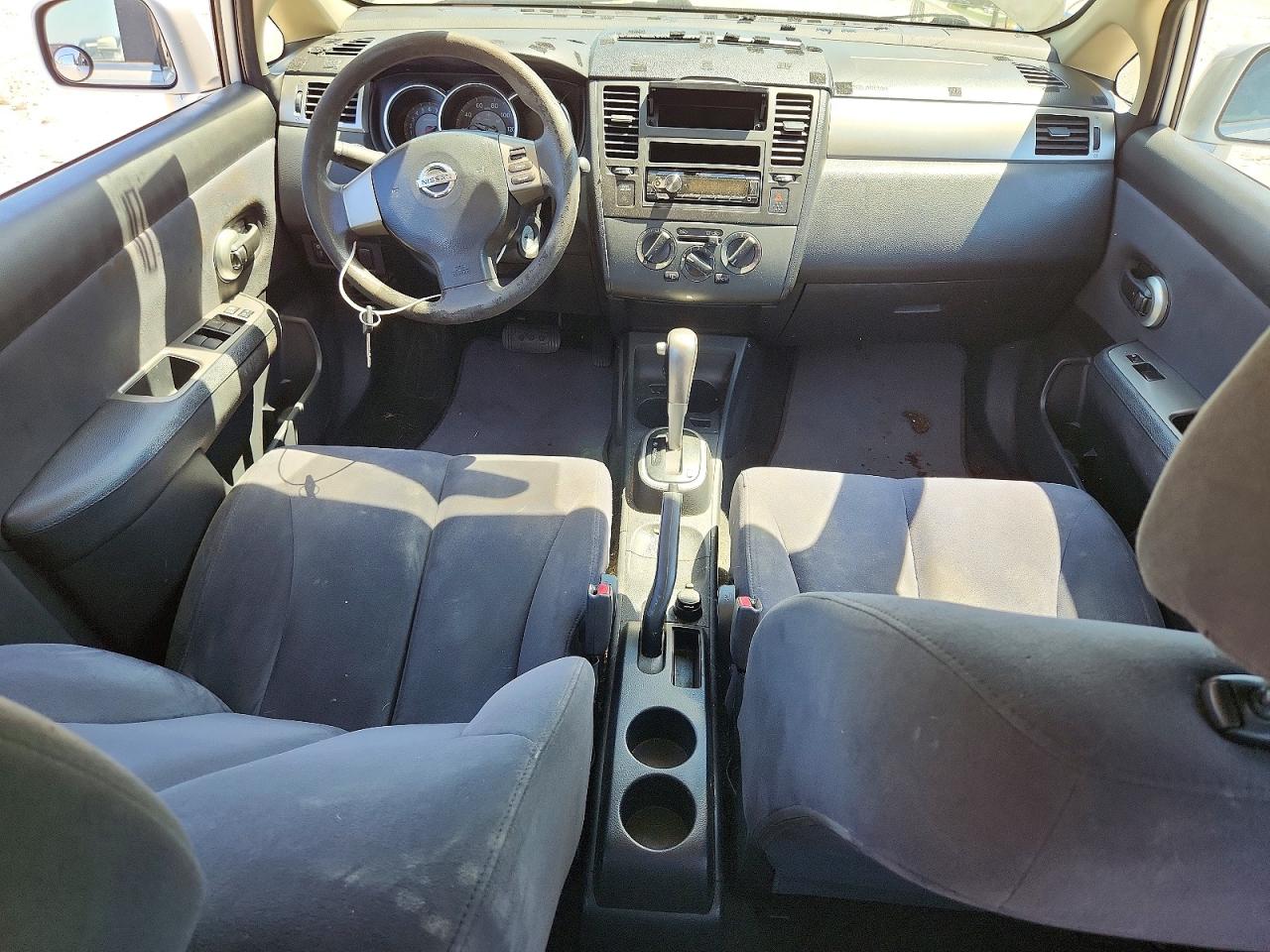 2008 Nissan Versa 1.8 S Silver vin: 3N1BC11E88L351661