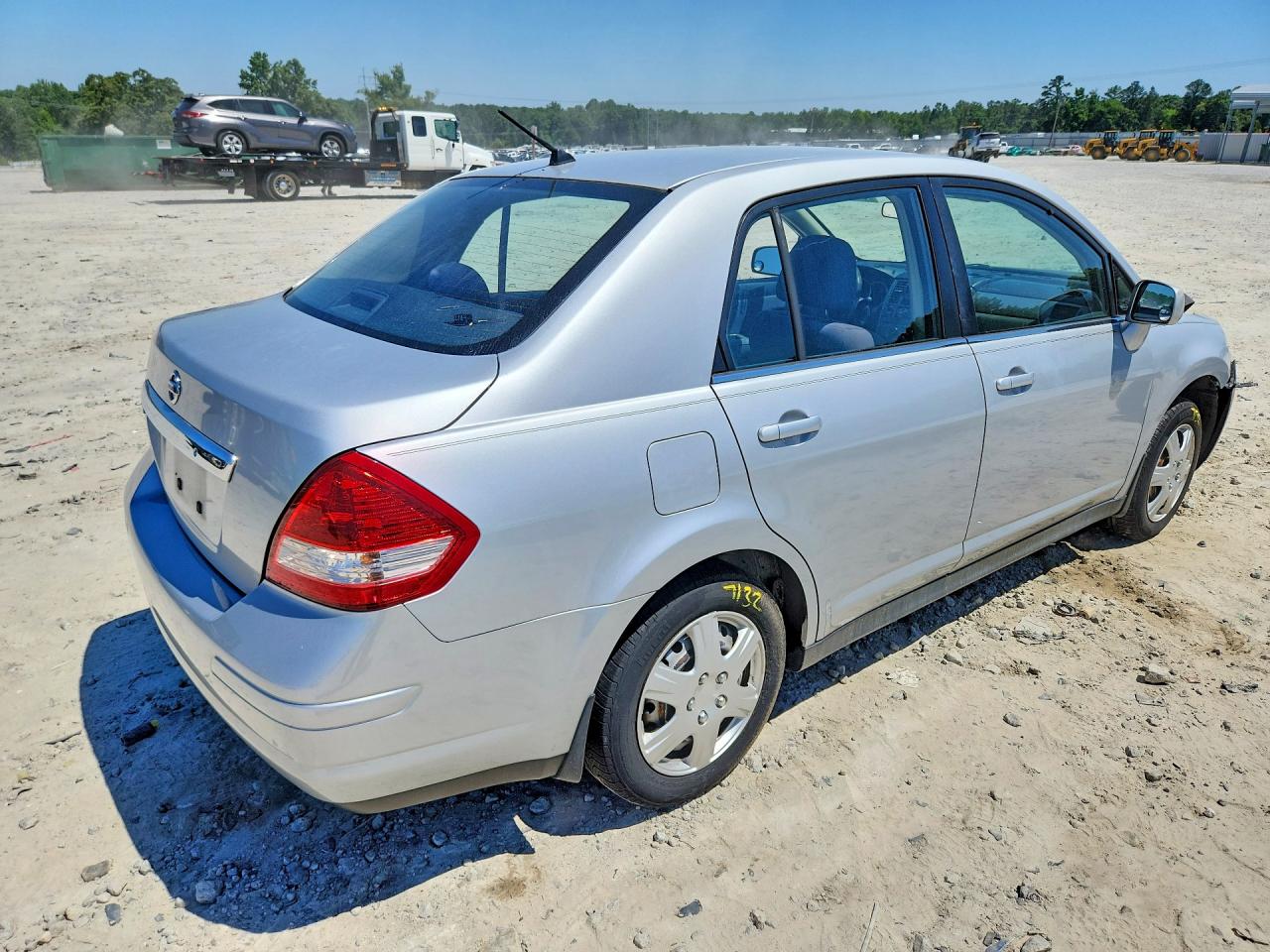 2008 Nissan Versa 1.8 S Silver vin: 3N1BC11E88L351661