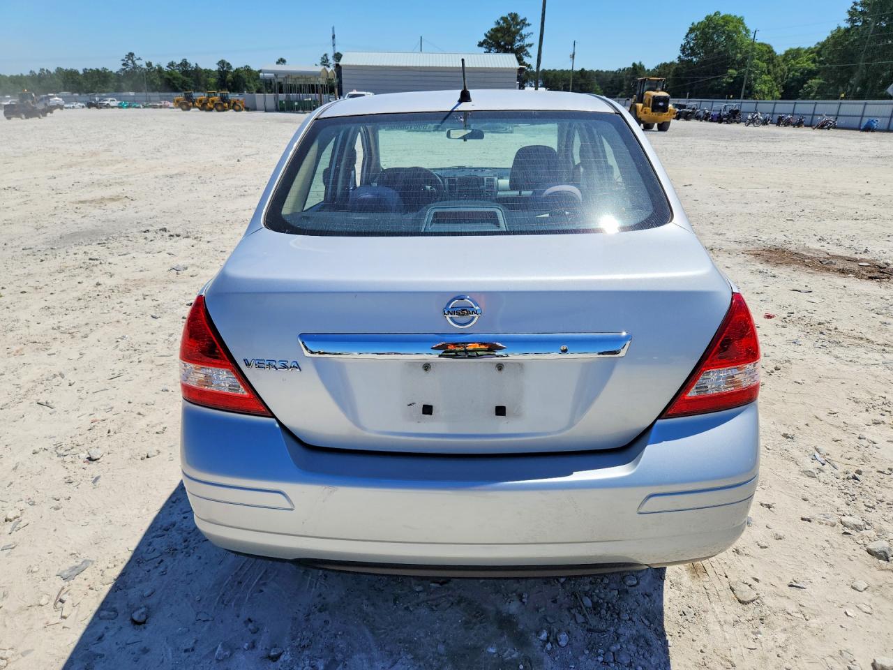 2008 Nissan Versa 1.8 S Silver vin: 3N1BC11E88L351661