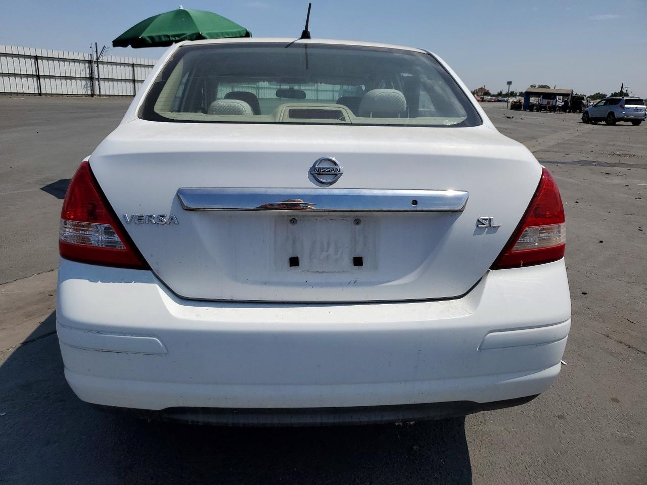 2008 Nissan Versa 1.8 S Белый vin: 3N1BC11E88L362899