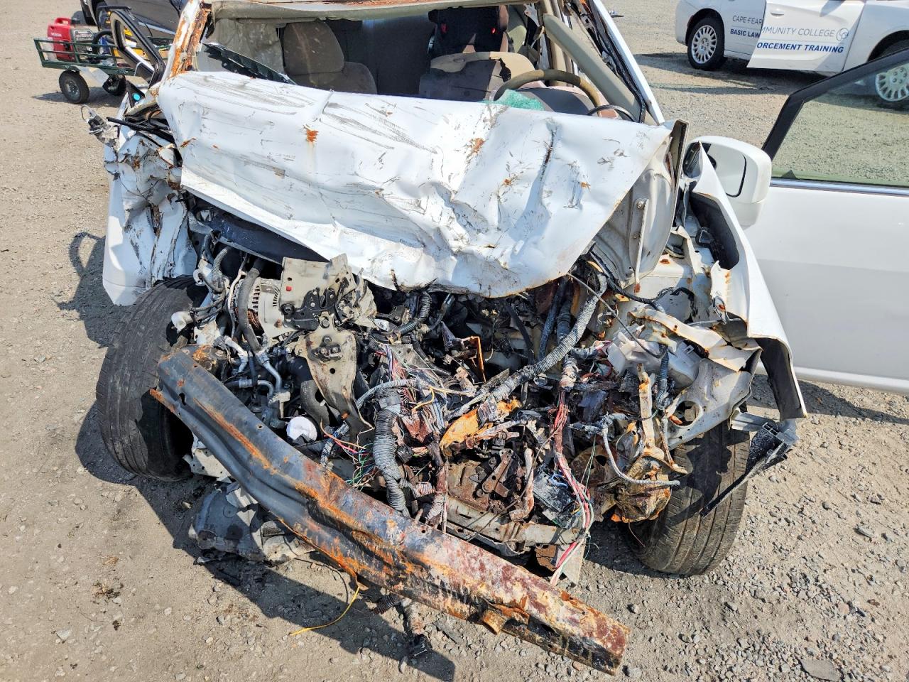 2009 Nissan Versa 1.8 S Белый vin: 3N1BC11E89L372527