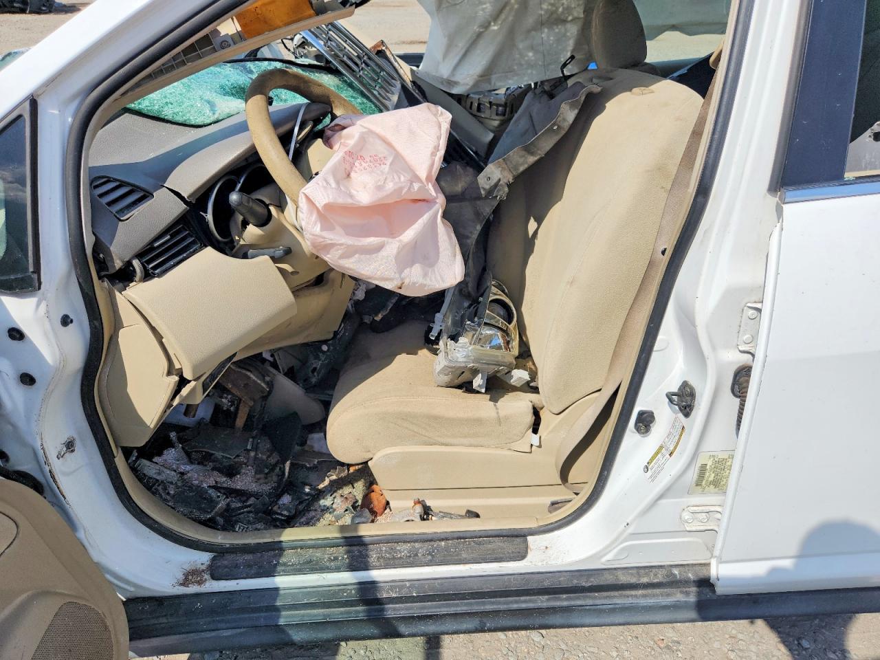 2009 Nissan Versa 1.8 S Белый vin: 3N1BC11E89L372527