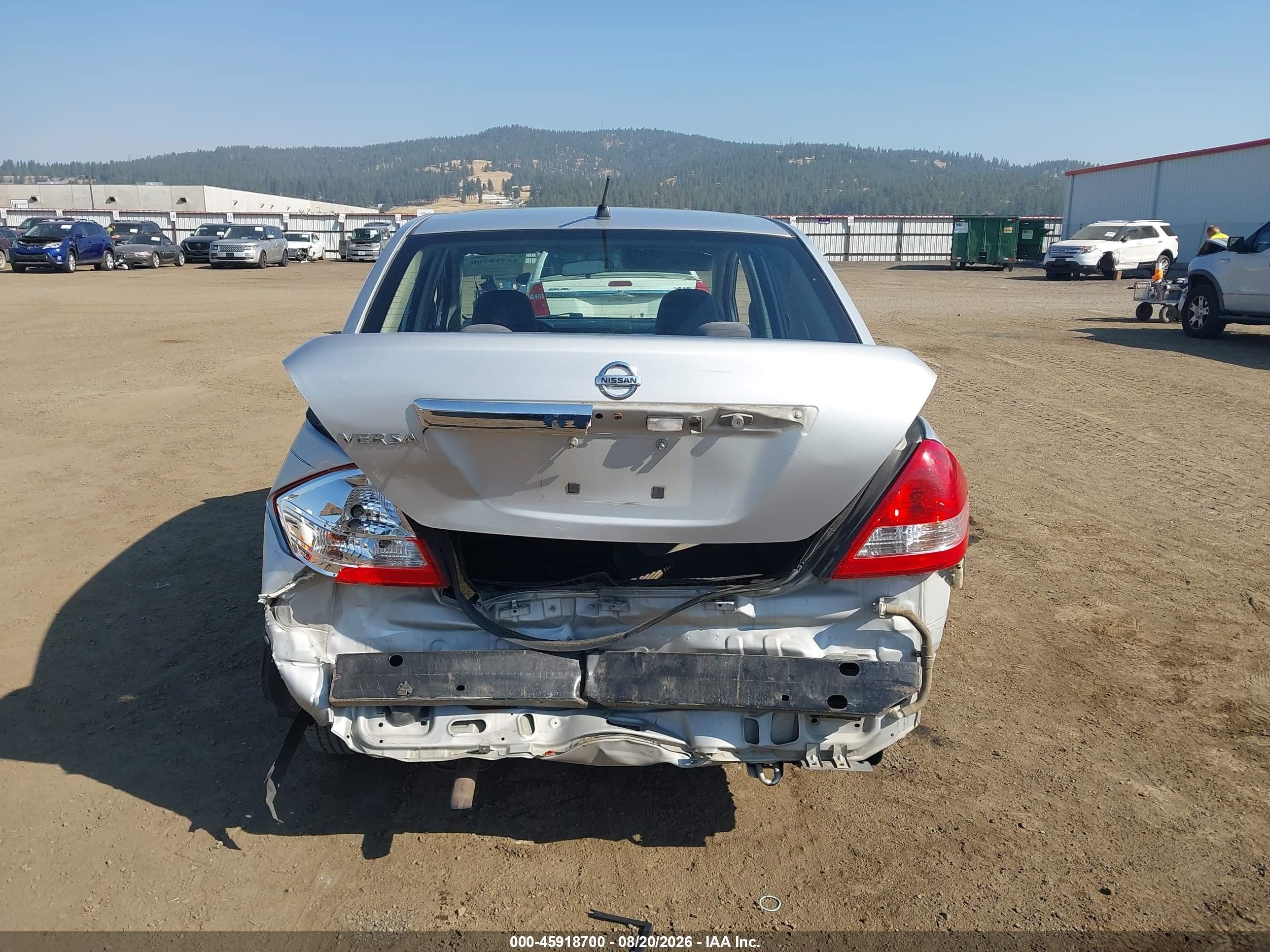 2009 Nissan Versa 1.8s Silver vin: 3N1BC11E89L383642