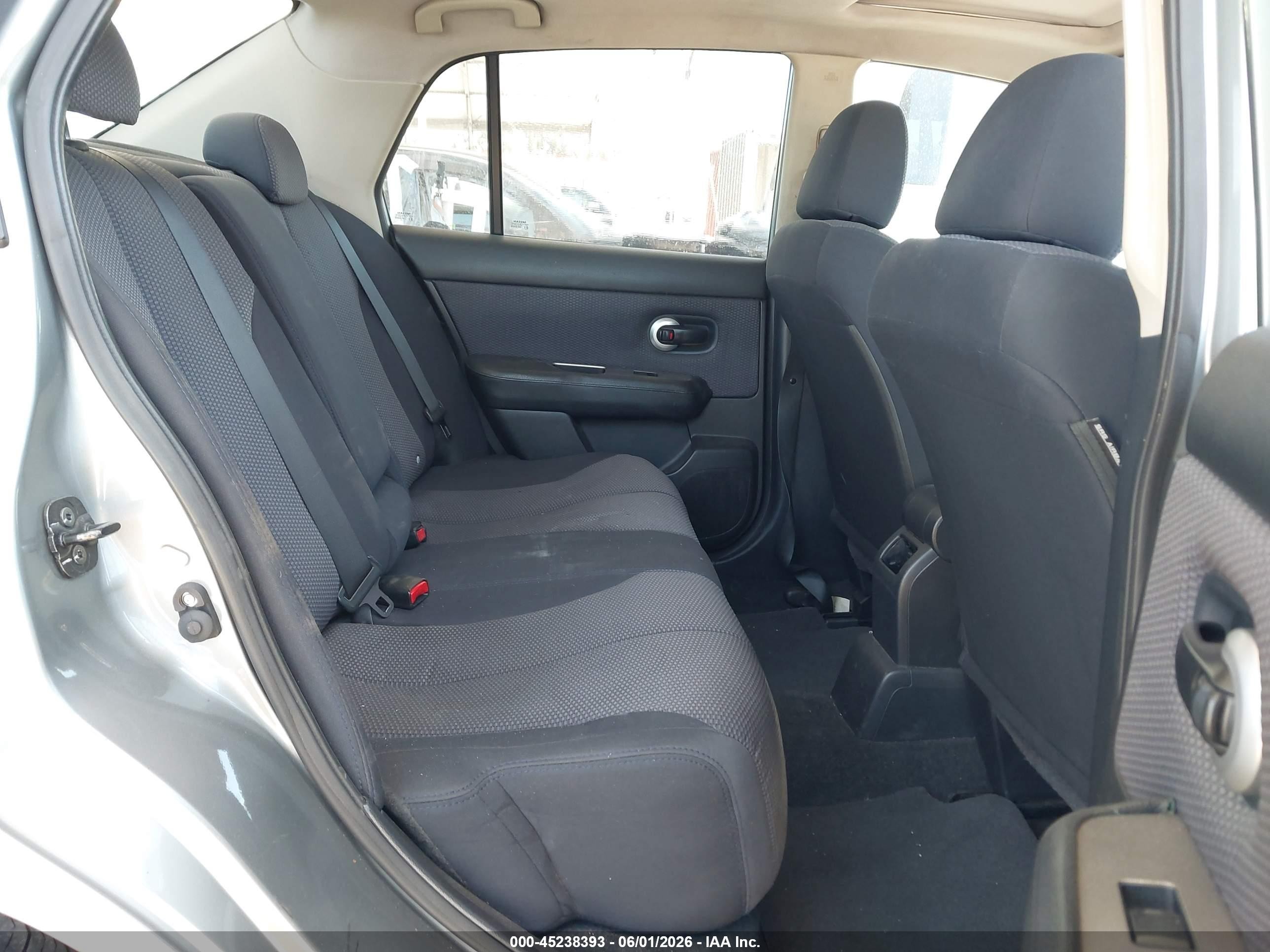 2009 Nissan Versa 1.8sl Silver vin: 3N1BC11E89L390669