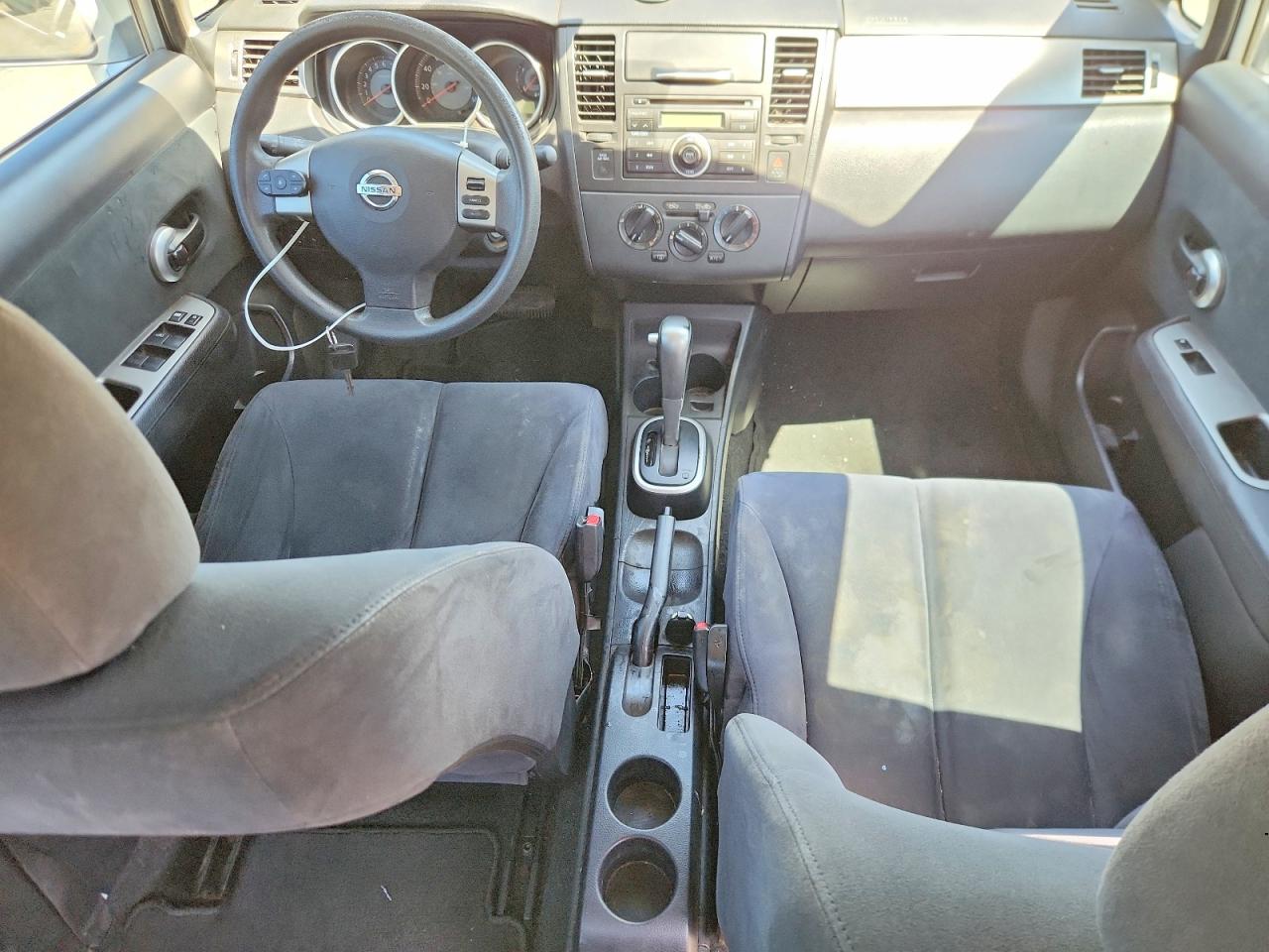 2009 Nissan Versa 1.8 S Silver vin: 3N1BC11E99L447624