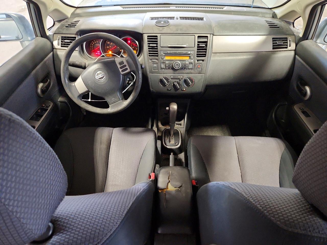 2008 Nissan Versa 1.8 S Silver vin: 3N1BC11EX8L365741