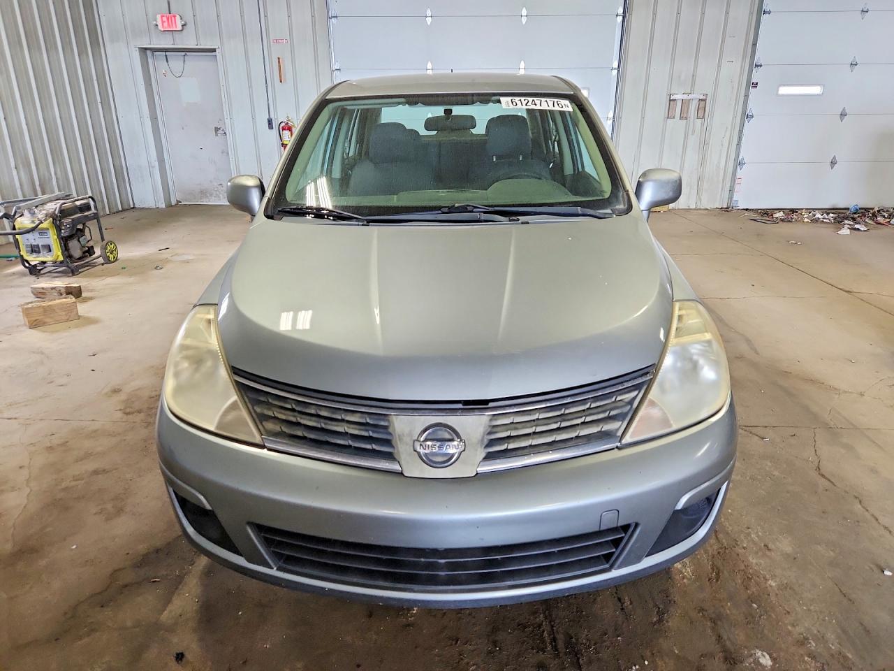 2008 Nissan Versa 1.8 S Silver vin: 3N1BC11EX8L365741