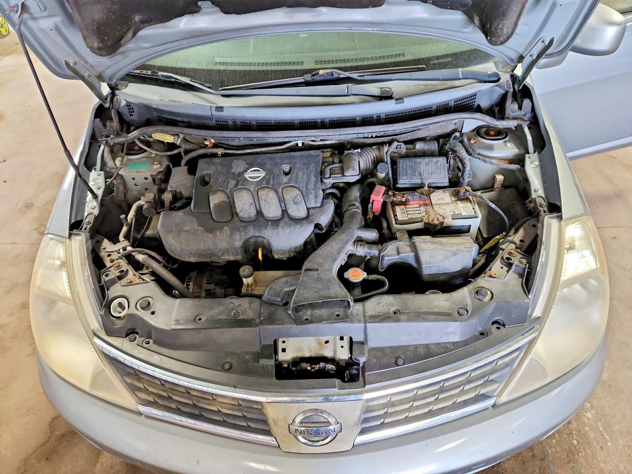 2008 Nissan Versa 1.8 S Silver vin: 3N1BC11EX8L365741