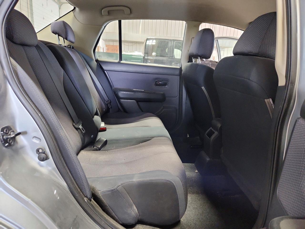 2008 Nissan Versa 1.8 S Silver vin: 3N1BC11EX8L365741