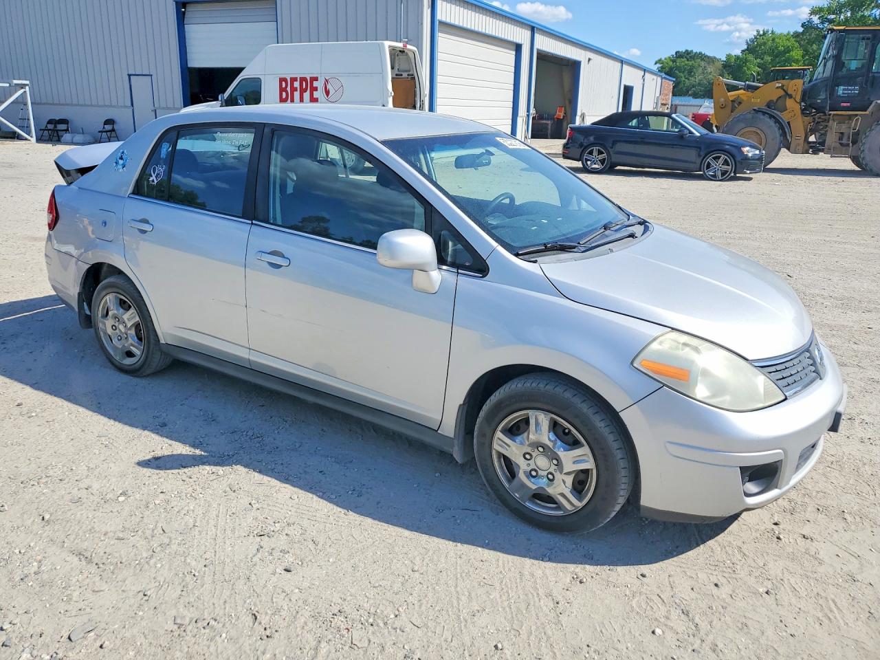 2009 Nissan Versa 1.8 S Silver vin: 3N1BC11EX9L383772