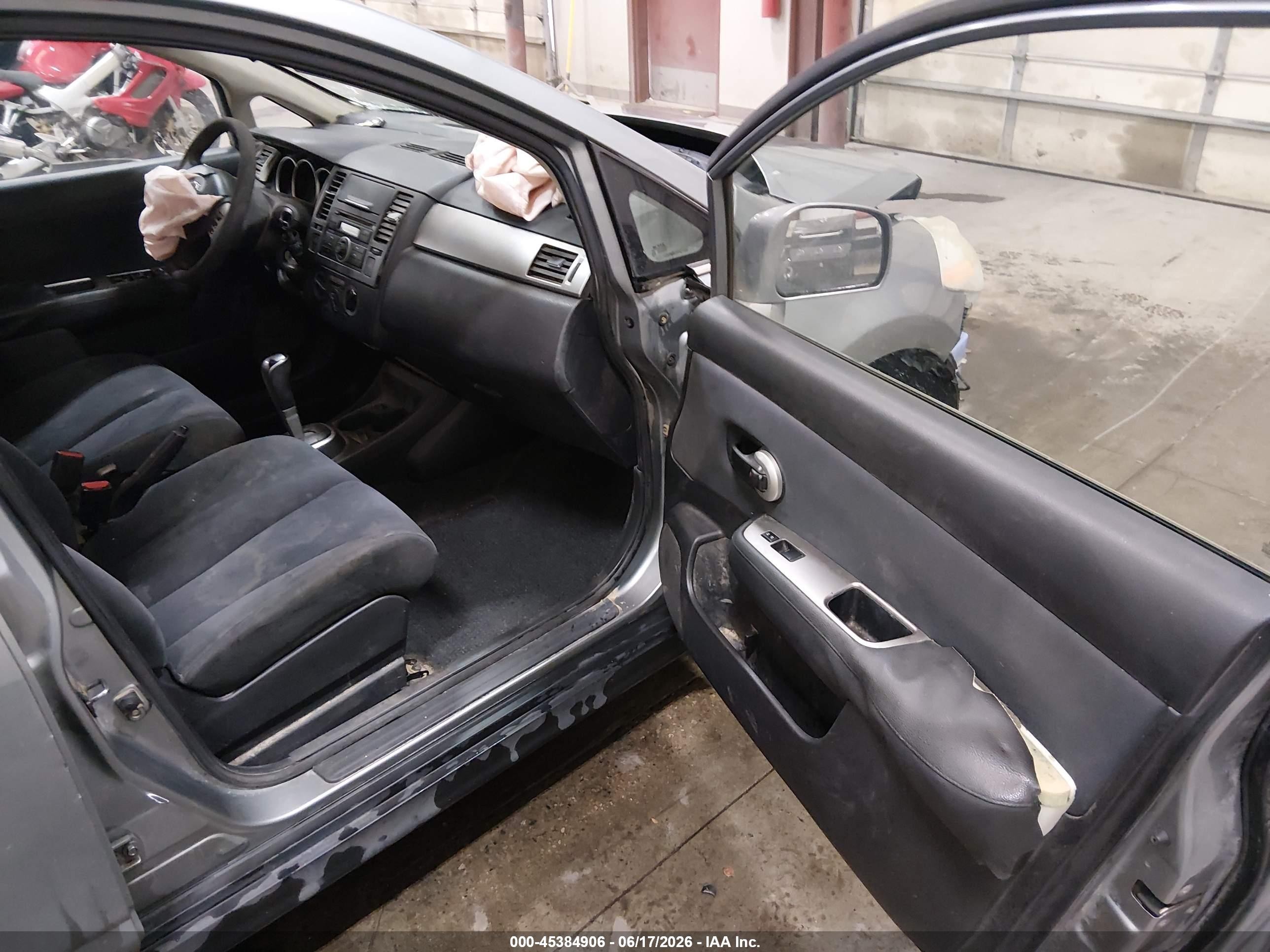 2009 Nissan Versa 1.8s Gray vin: 3N1BC11EX9L385828