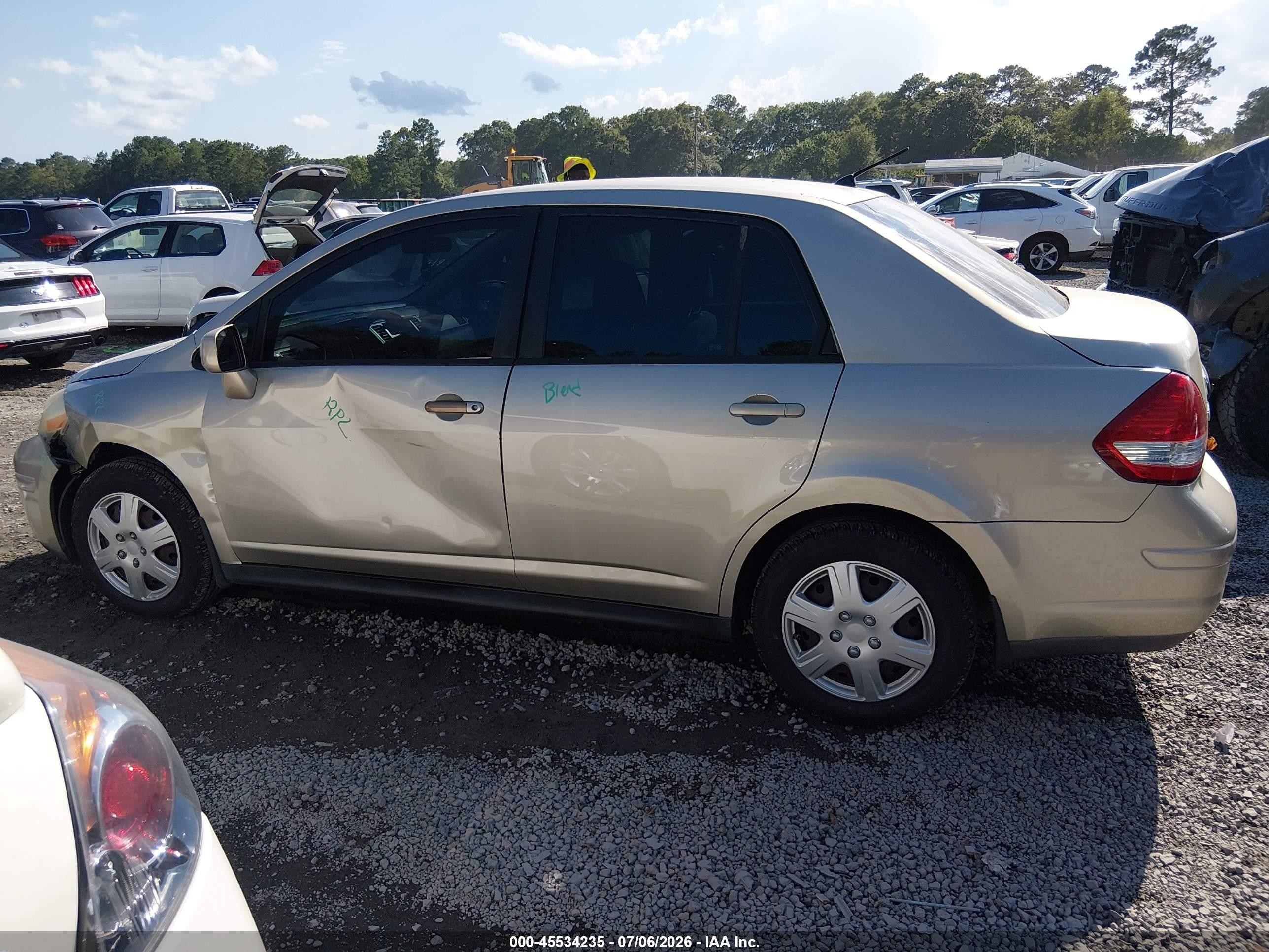 2009 Nissan Versa 1.8s Gold vin: 3N1BC11EX9L449835