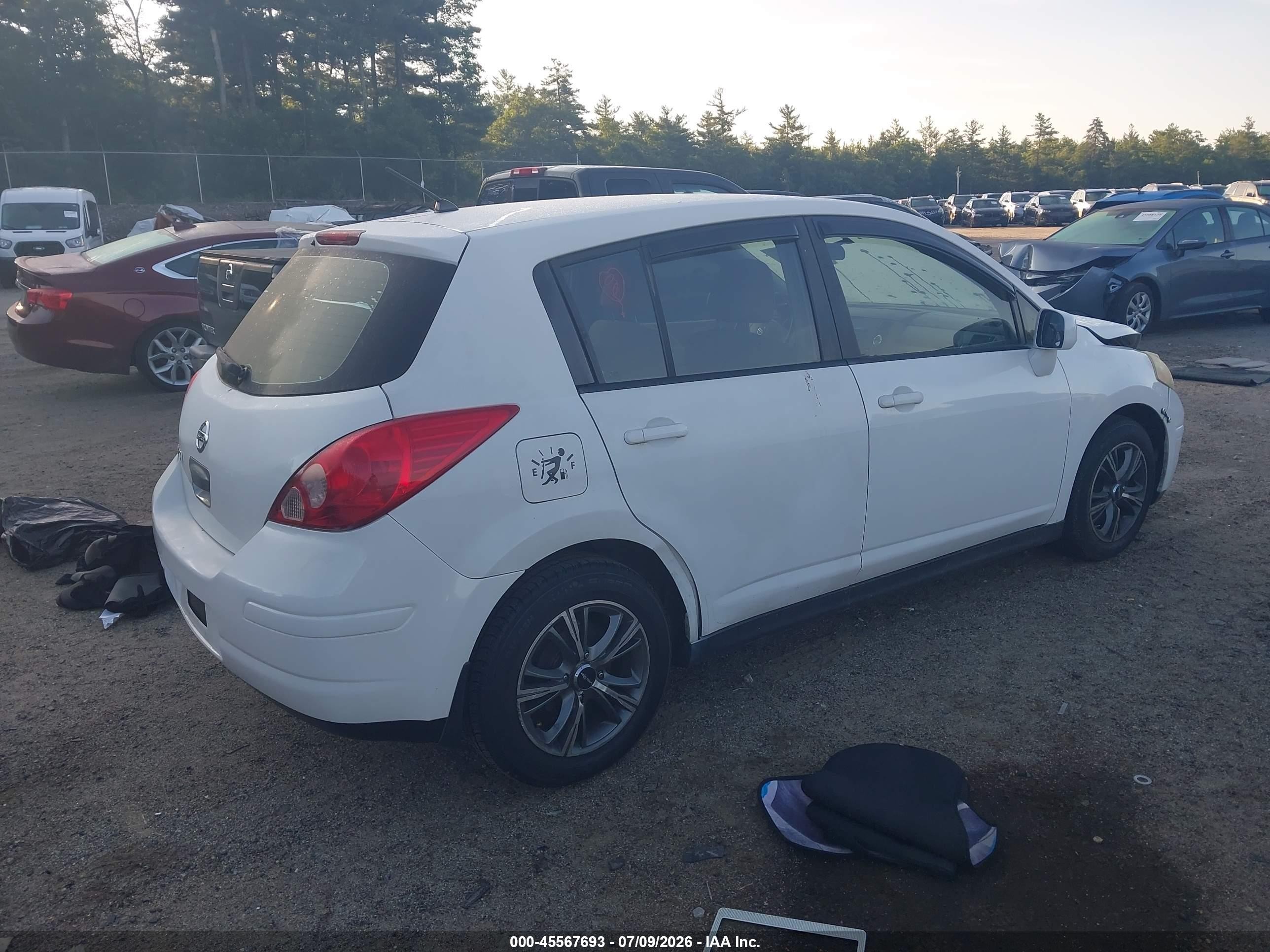 2008 Nissan Versa 1.8 S White vin: 3N1BC13E08L365230