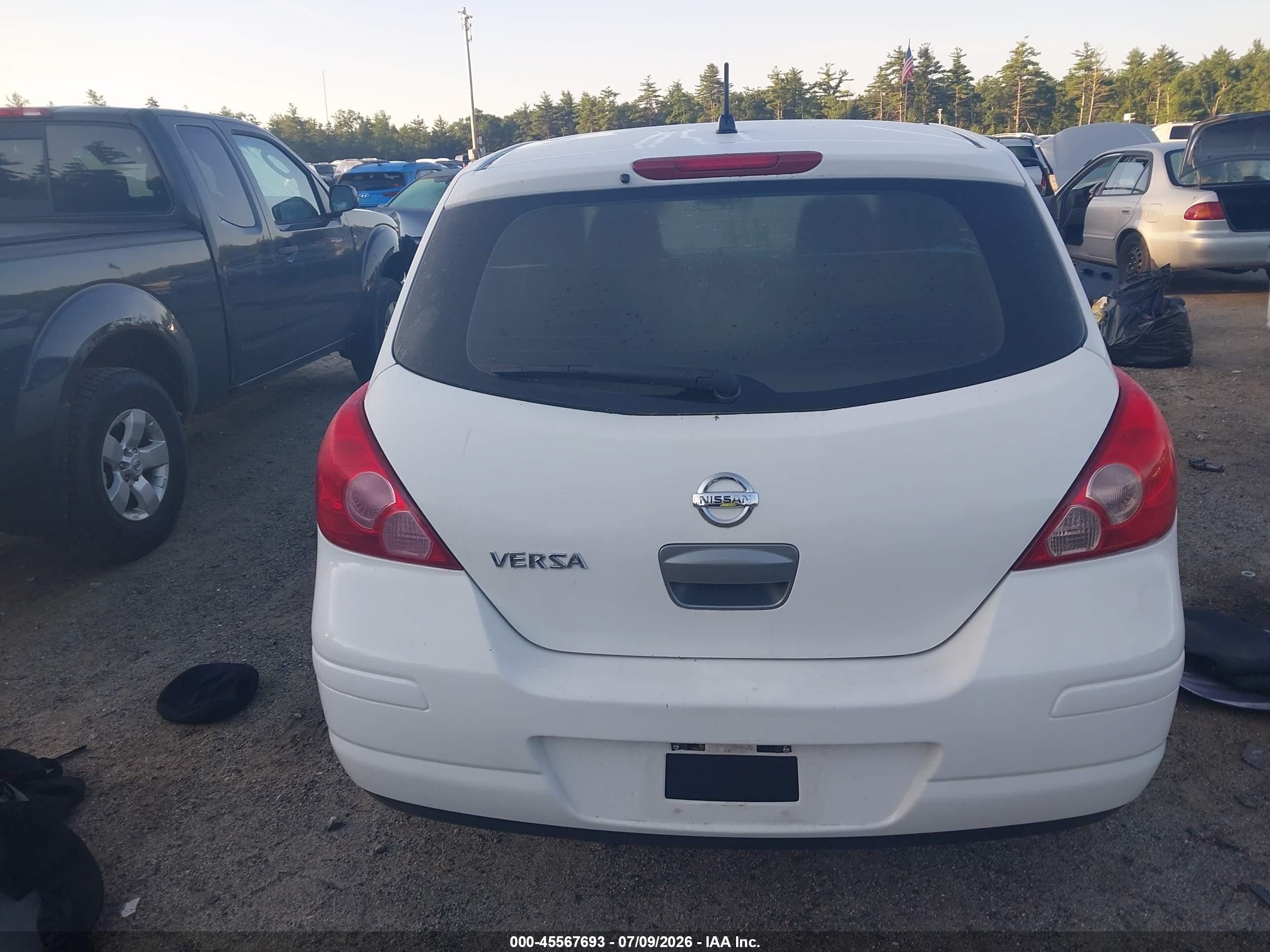 2008 Nissan Versa 1.8 S White vin: 3N1BC13E08L365230