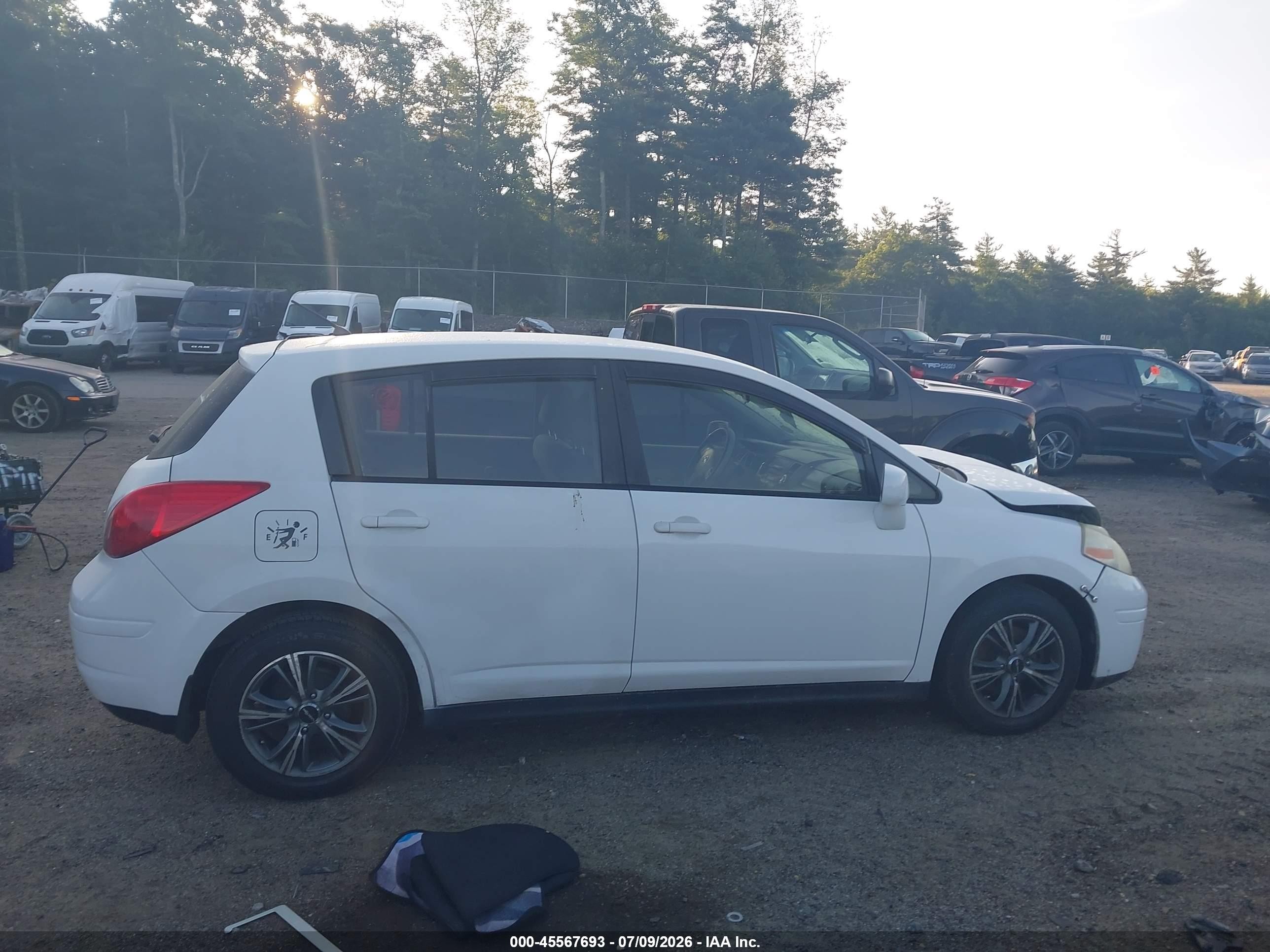 2008 Nissan Versa 1.8 S White vin: 3N1BC13E08L365230