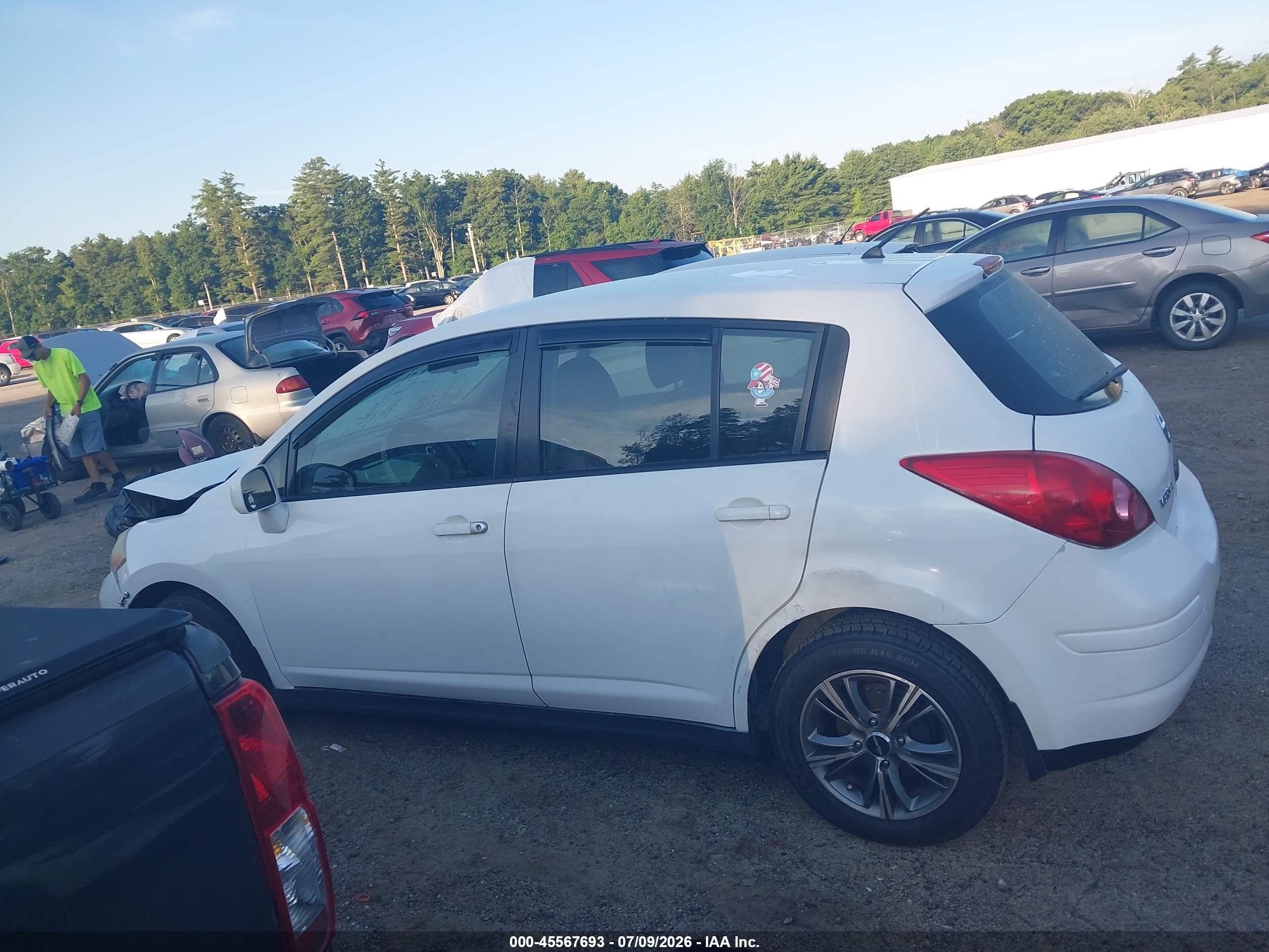 2008 Nissan Versa 1.8 S White vin: 3N1BC13E08L365230