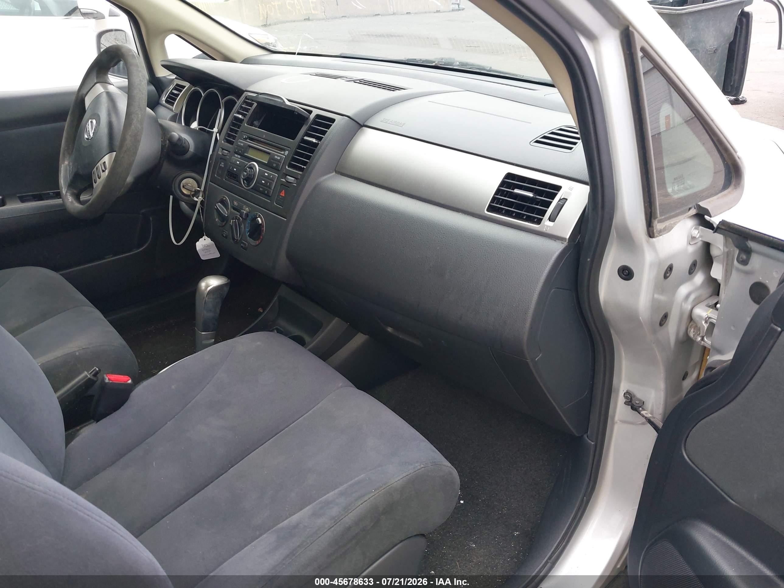 2009 Nissan Versa 1.8s Silver vin: 3N1BC13E09L359462