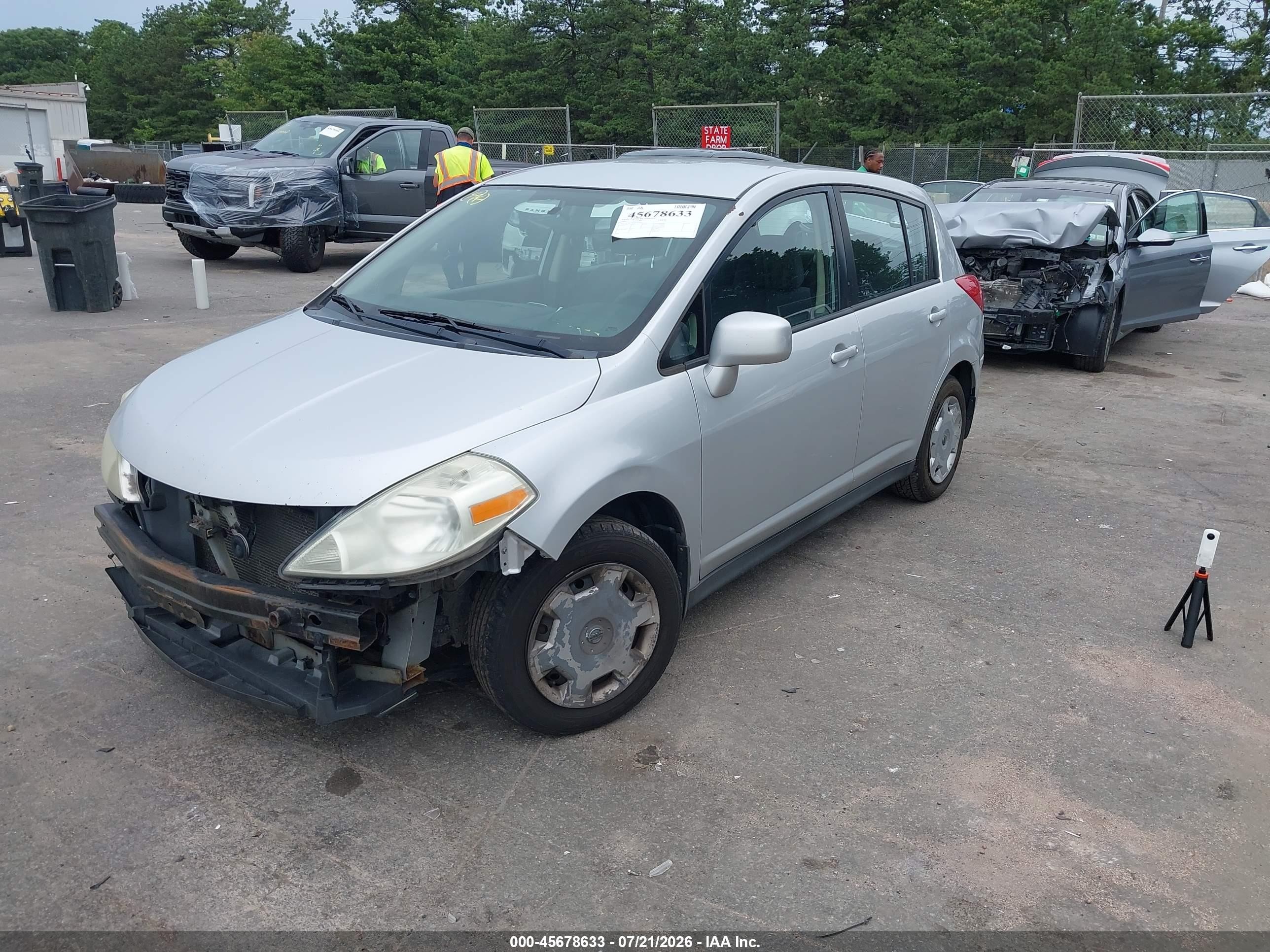 2009 Nissan Versa 1.8s Silver vin: 3N1BC13E09L359462