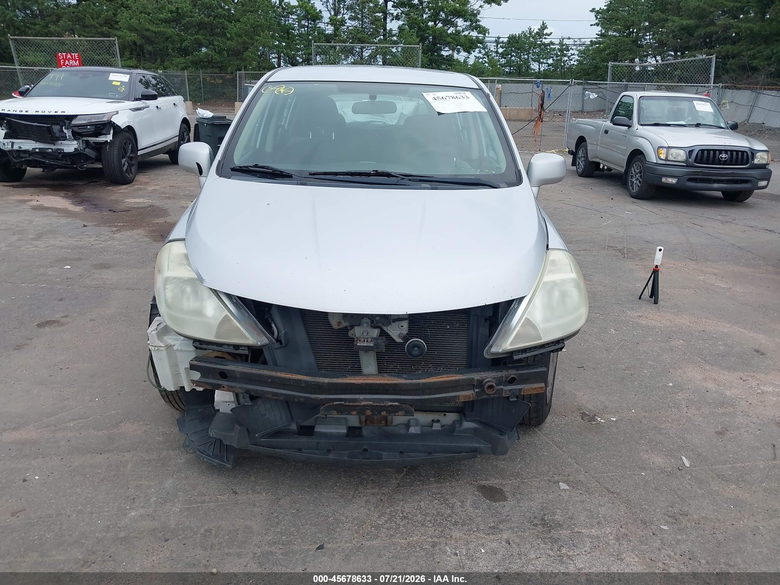 2009 Nissan Versa 1.8s Silver vin: 3N1BC13E09L359462