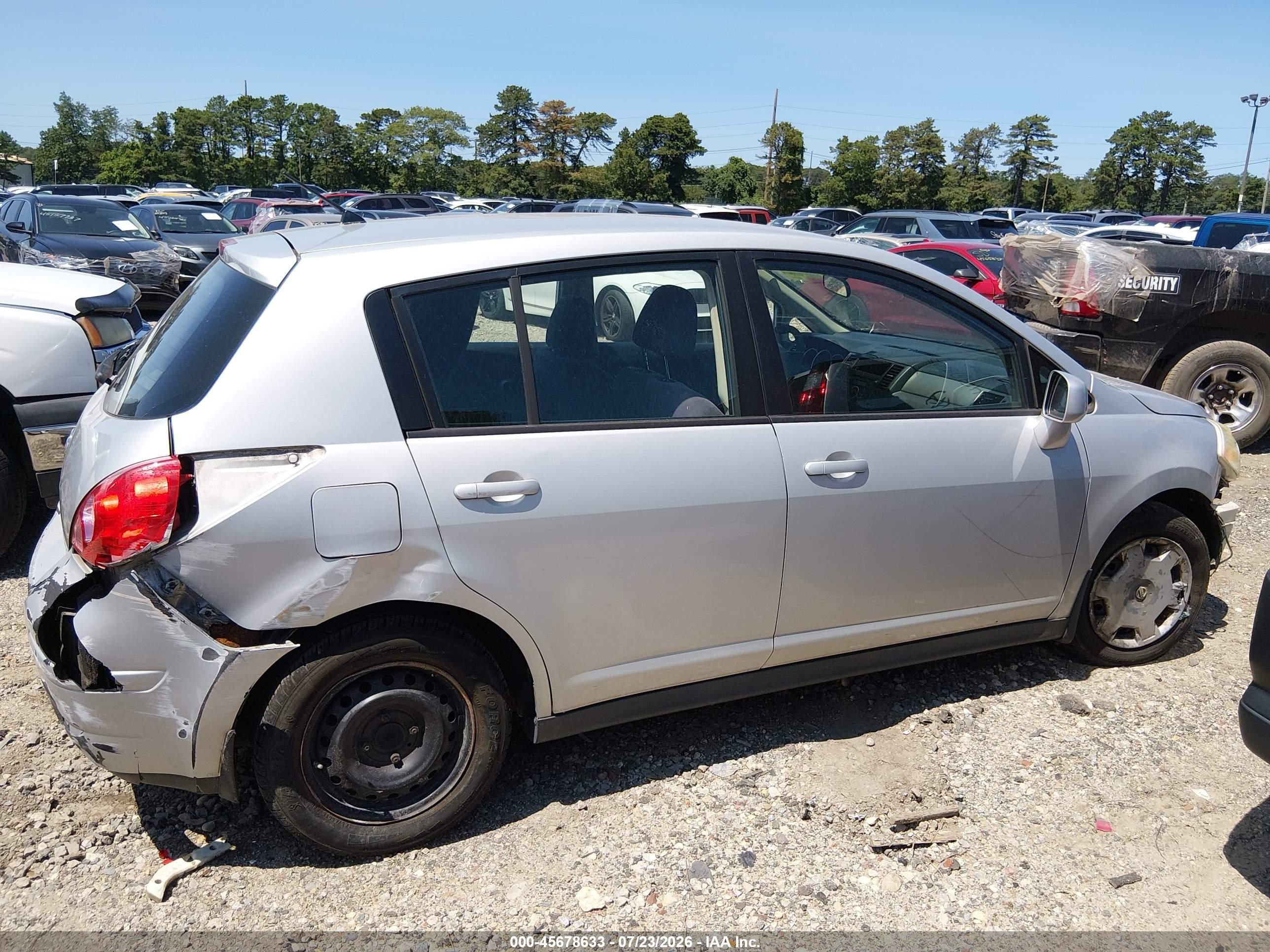 2009 Nissan Versa 1.8s Silver vin: 3N1BC13E09L359462