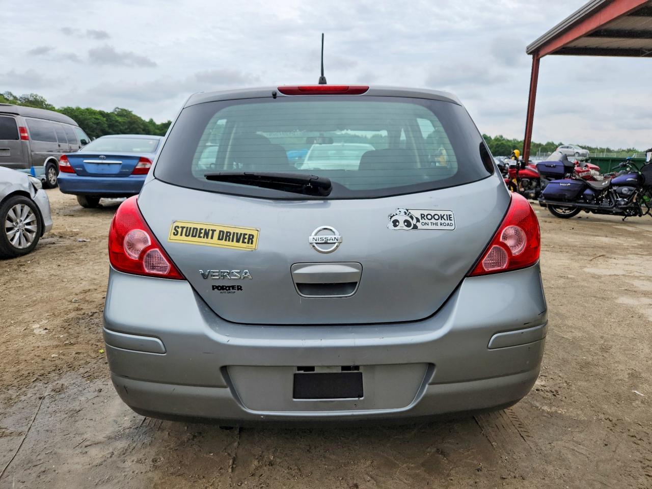 2009 Nissan Versa 1.8 S Зеленый vin: 3N1BC13E09L360403