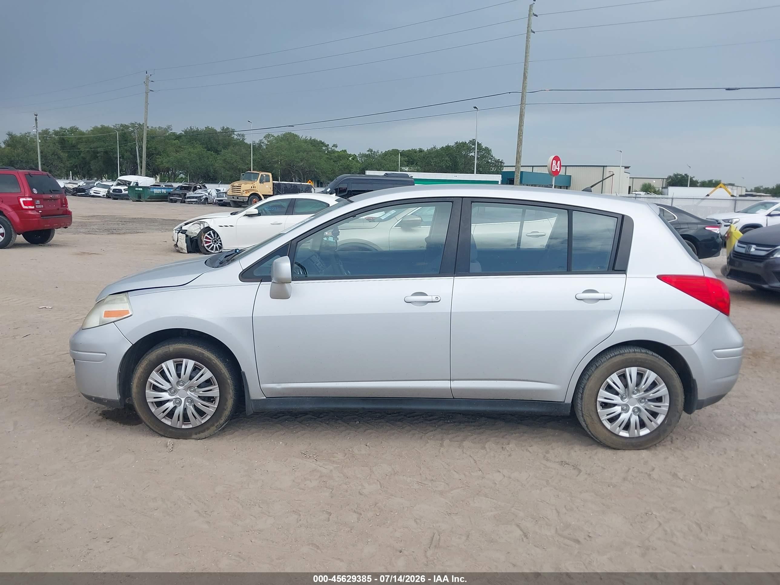 2009 Nissan Versa 1.8s Silver vin: 3N1BC13E09L367190