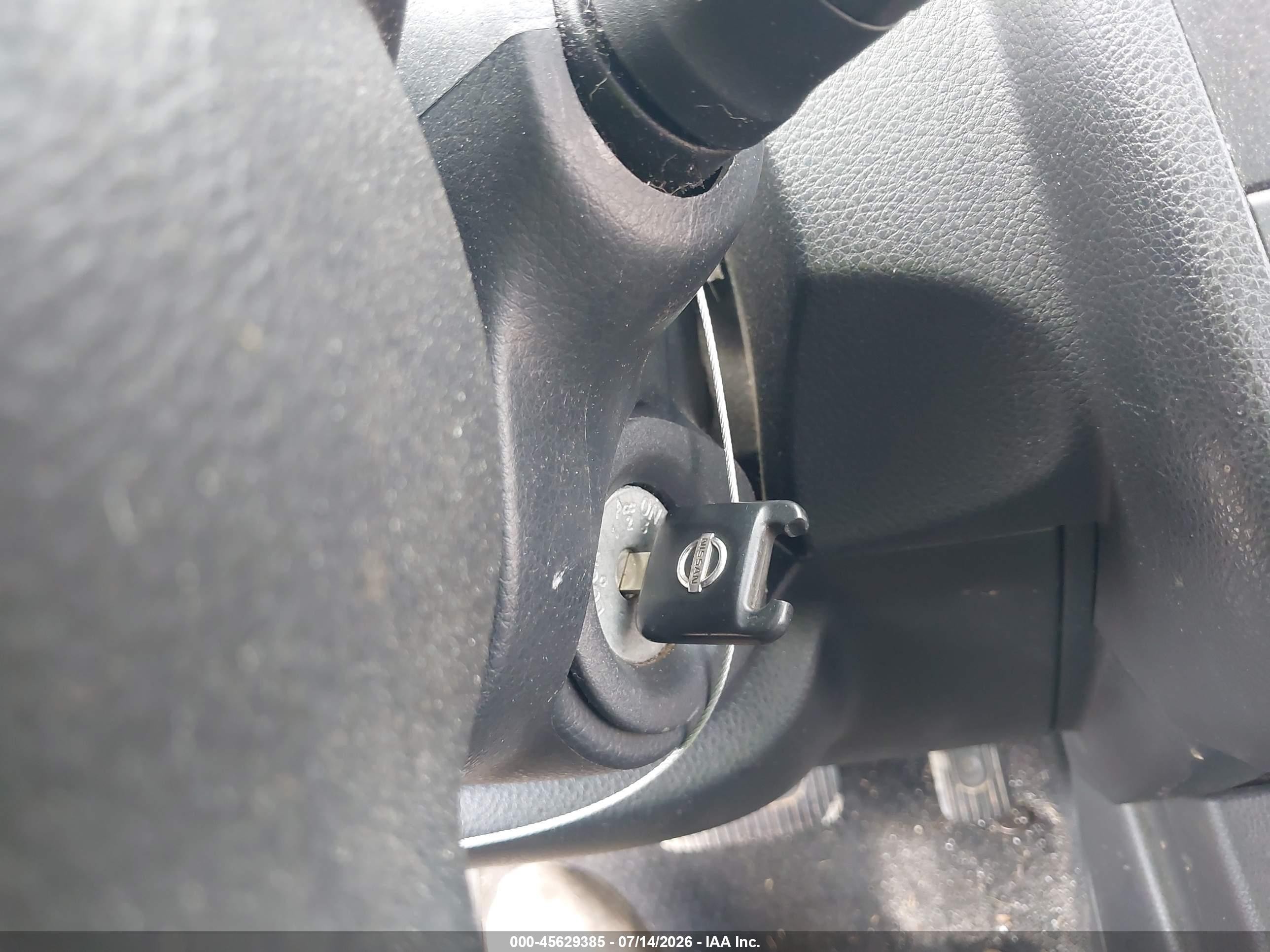 2009 Nissan Versa 1.8s Silver vin: 3N1BC13E09L367190