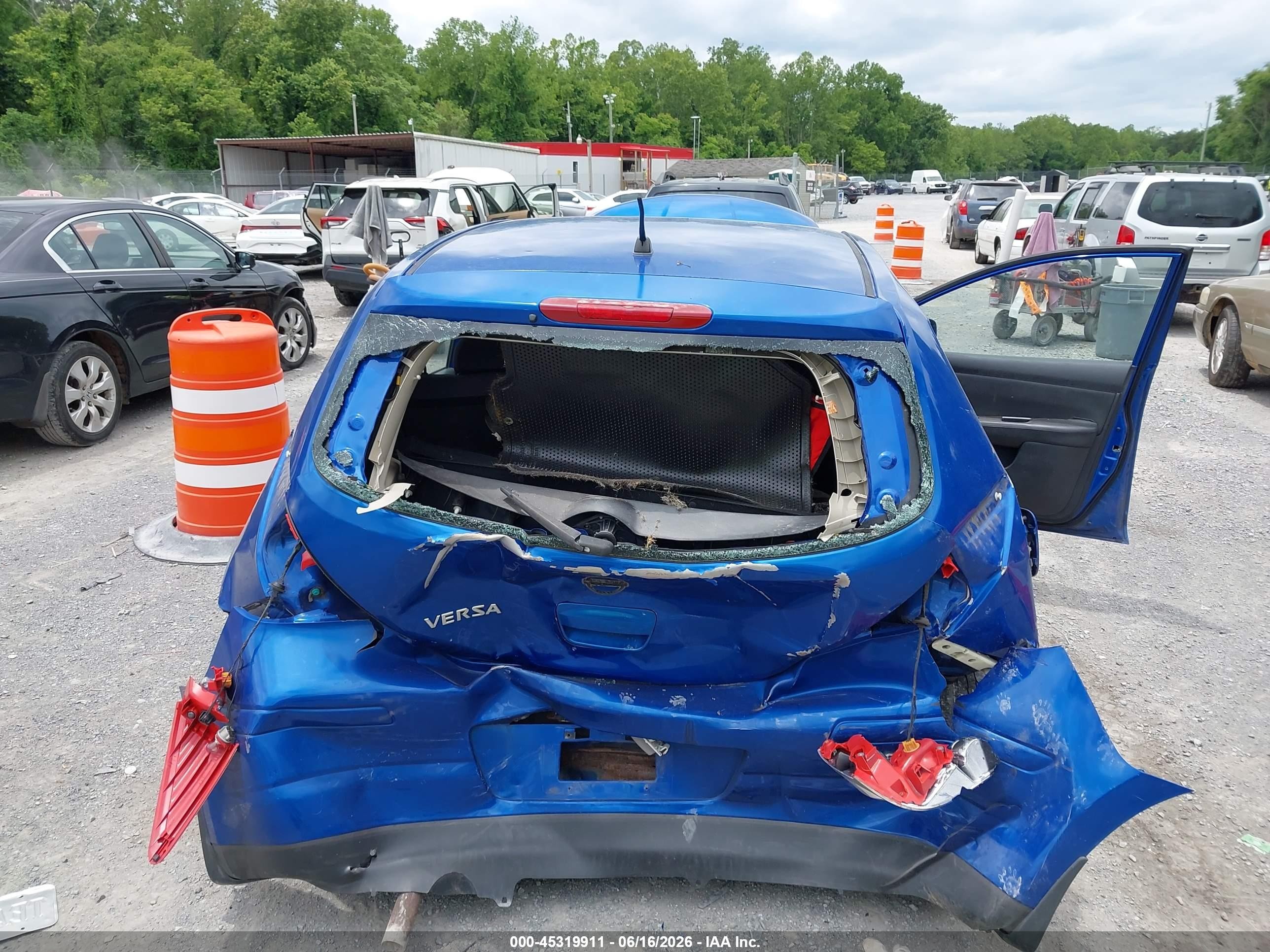 2009 Nissan Versa 1.8s Blue vin: 3N1BC13E09L370493