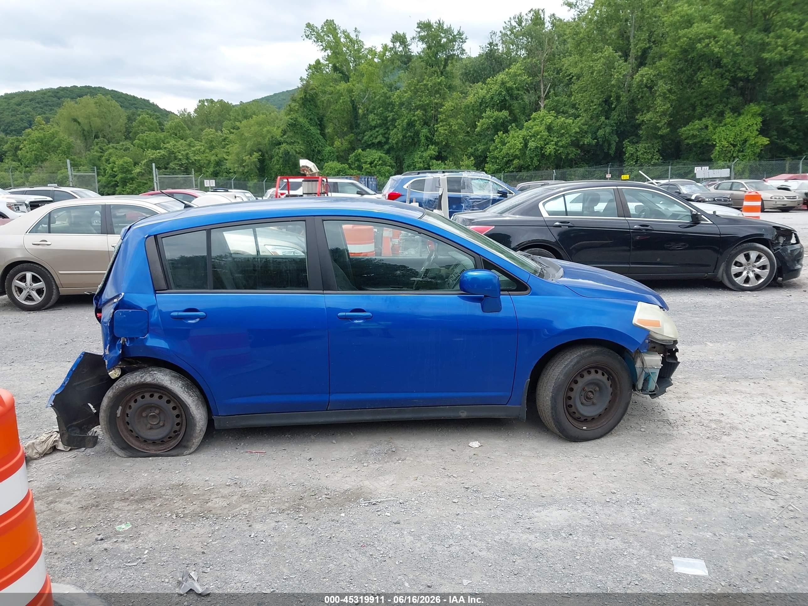 2009 Nissan Versa 1.8s Blue vin: 3N1BC13E09L370493