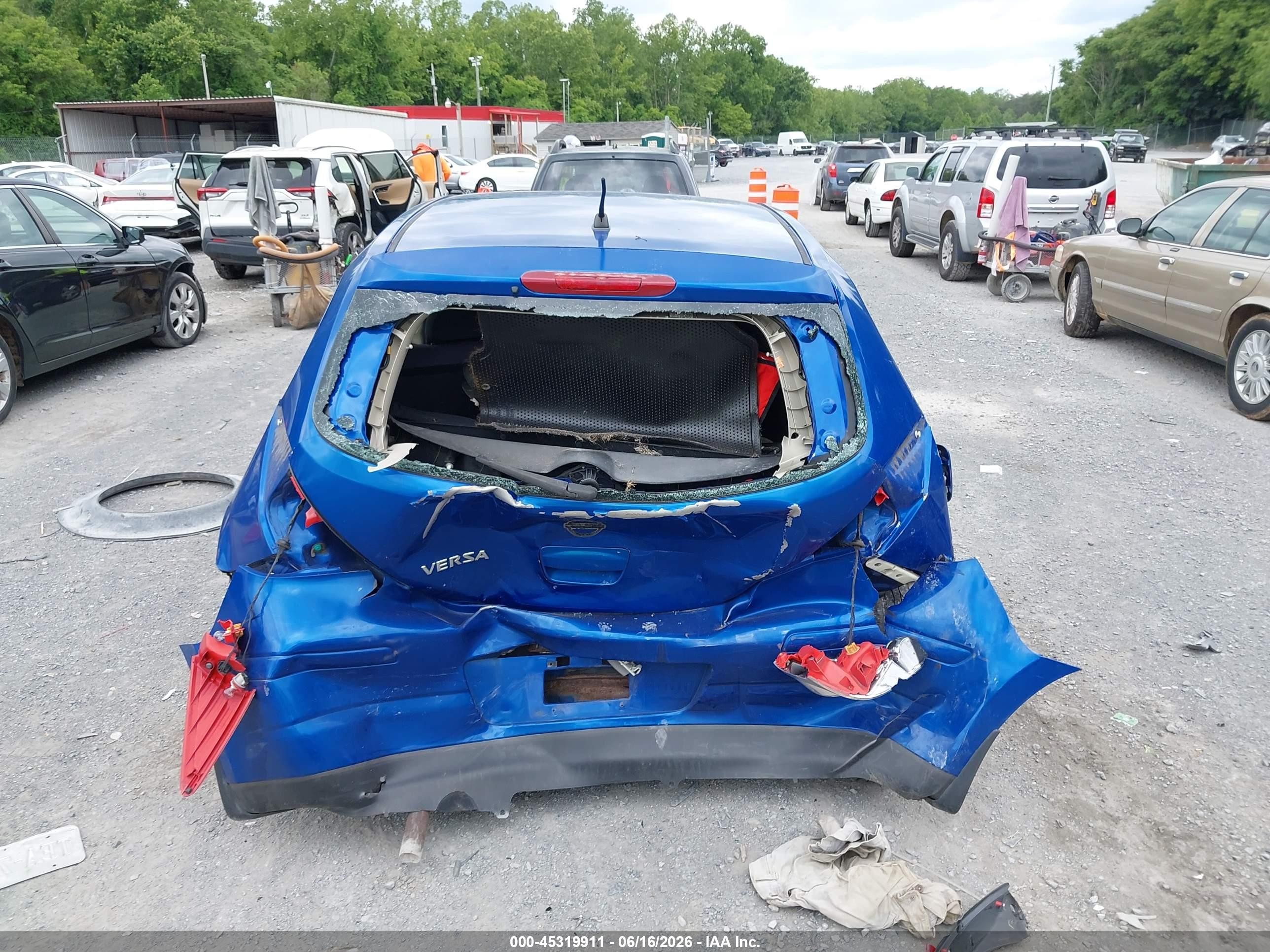 2009 Nissan Versa 1.8s Blue vin: 3N1BC13E09L370493